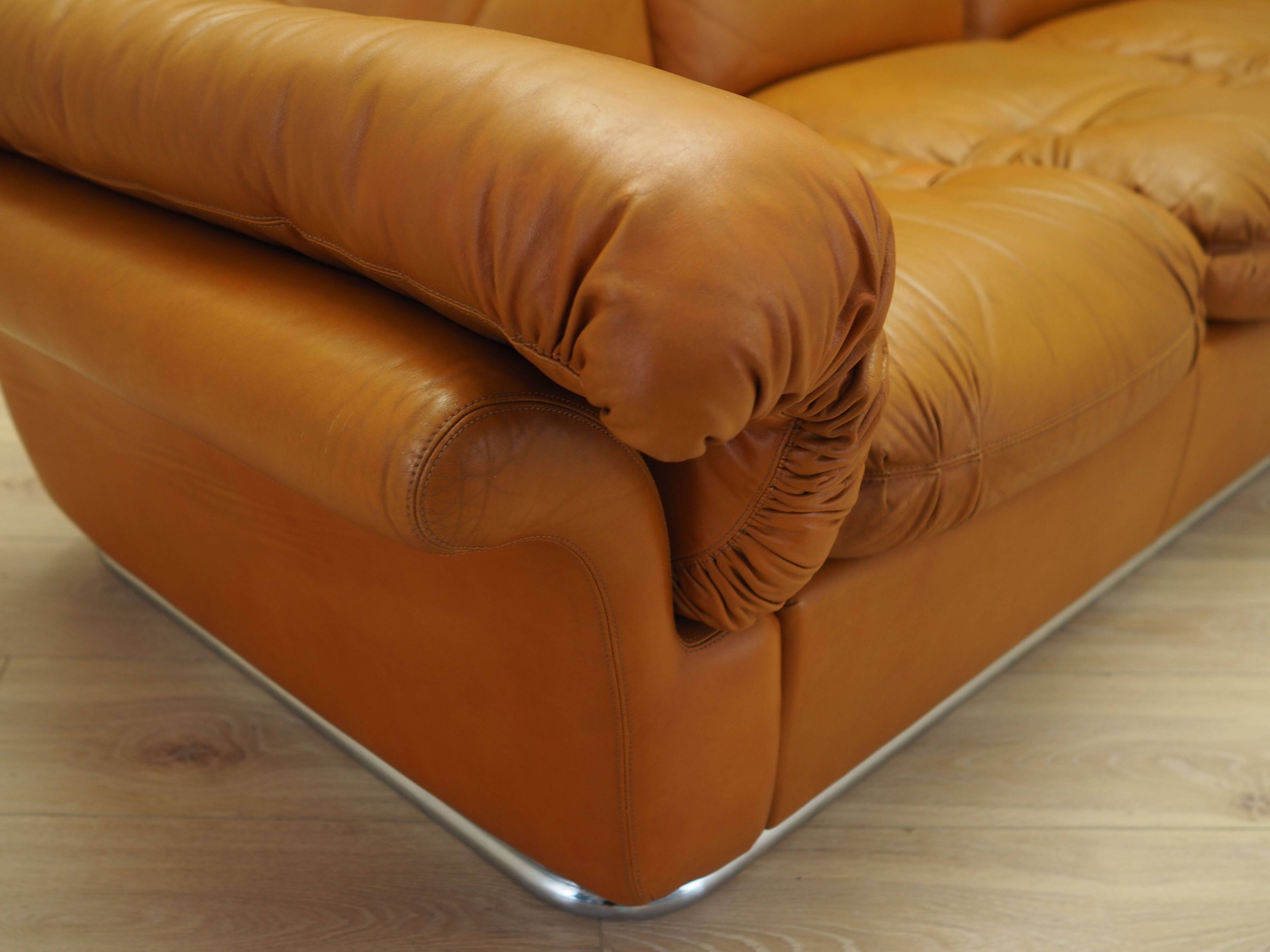 Canapé en cuir orange, design Space Age, années 1960, production : Italie