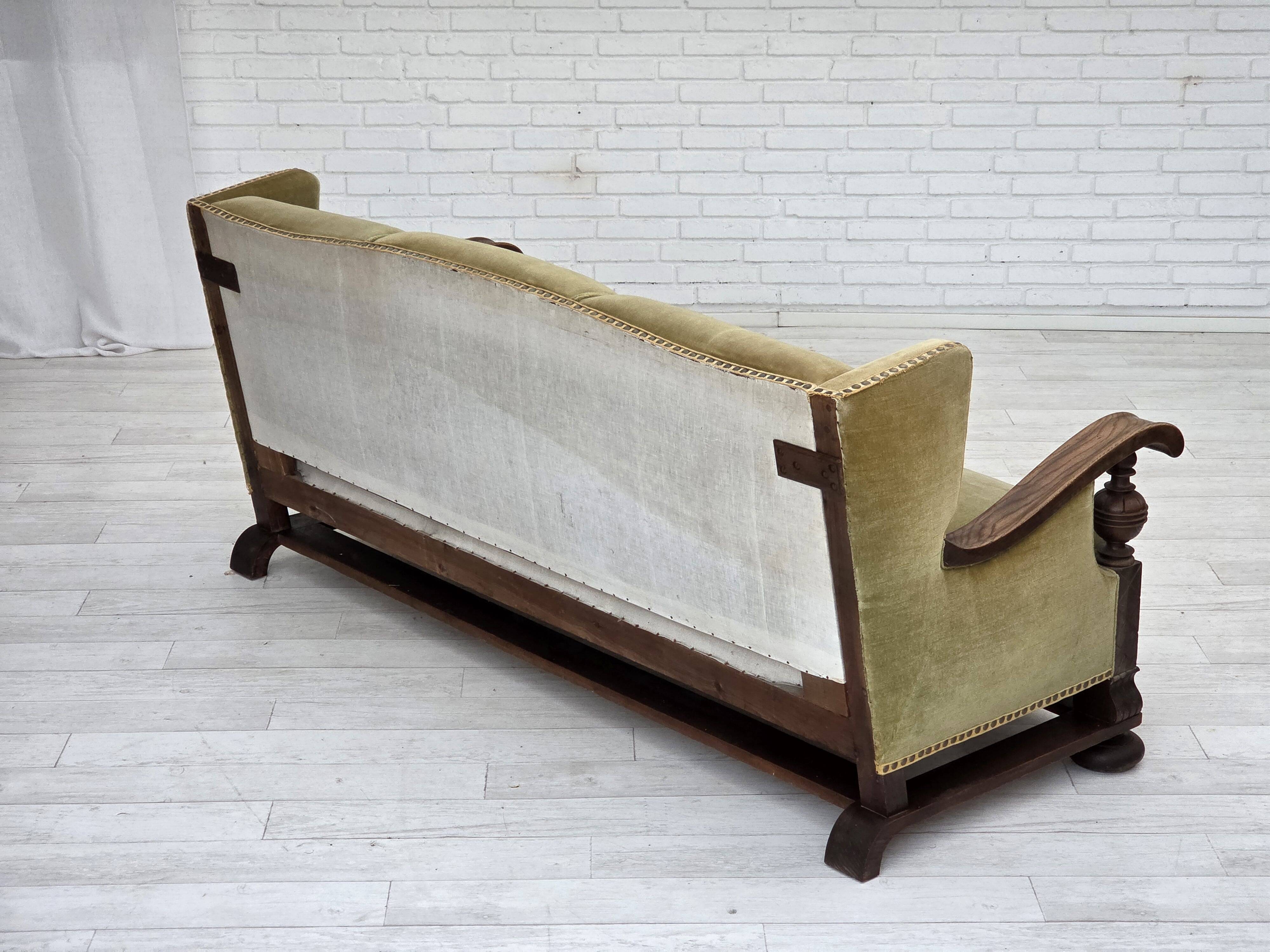 1950s, 3-seater Danish sofa, original condition, furniture velour, oak.