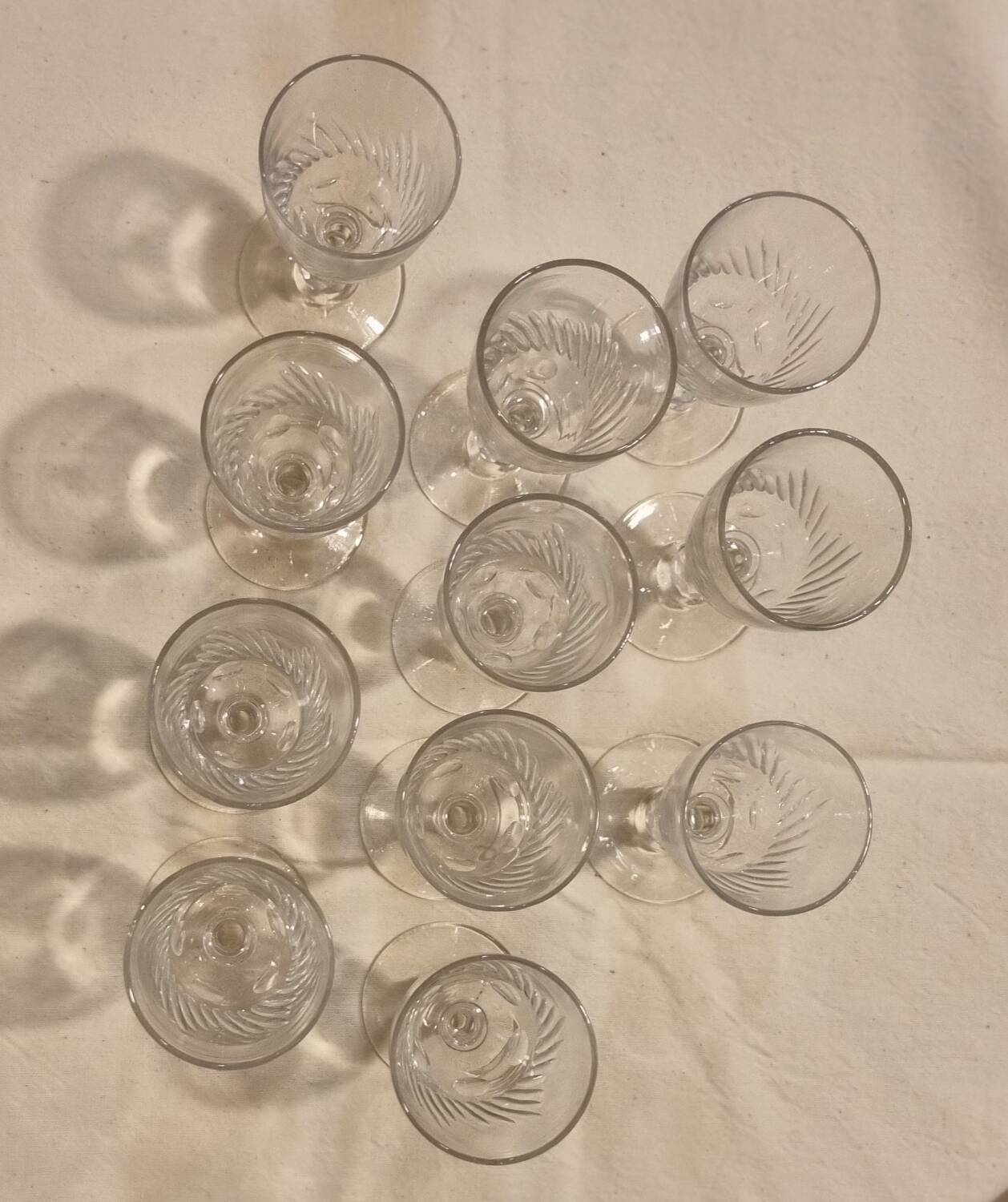 Set of 11 port glasses