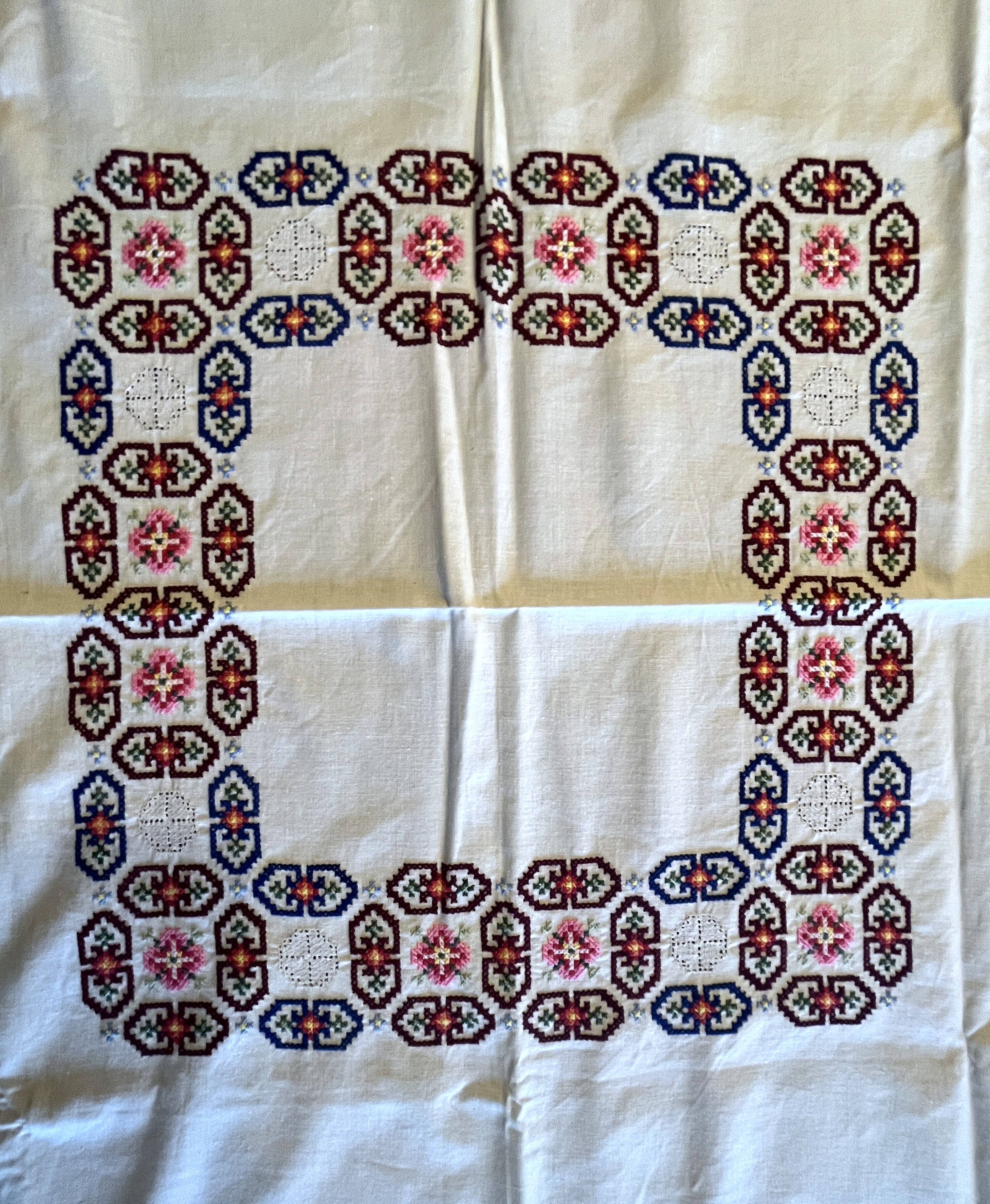 Household linen, embroidered tea tablecloth, 6 napkins, circa 1960
