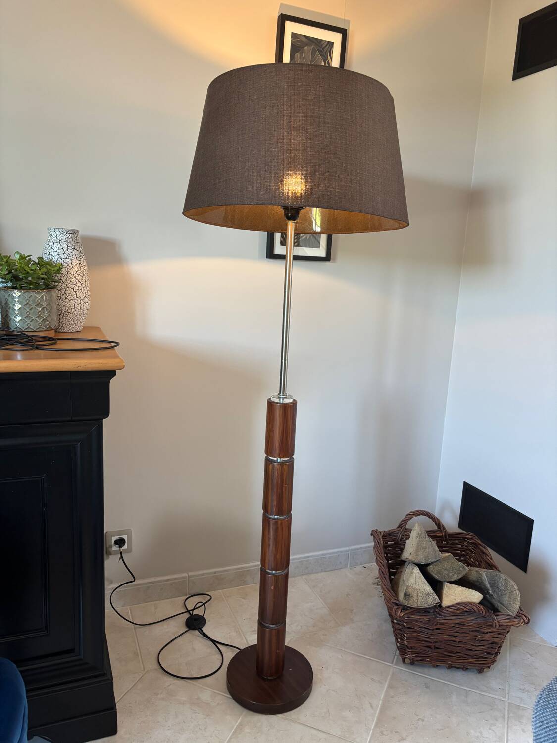 Metal and wood floor lamp