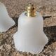 Lot de 2 baladeuses suspensions vintage en verre blanc