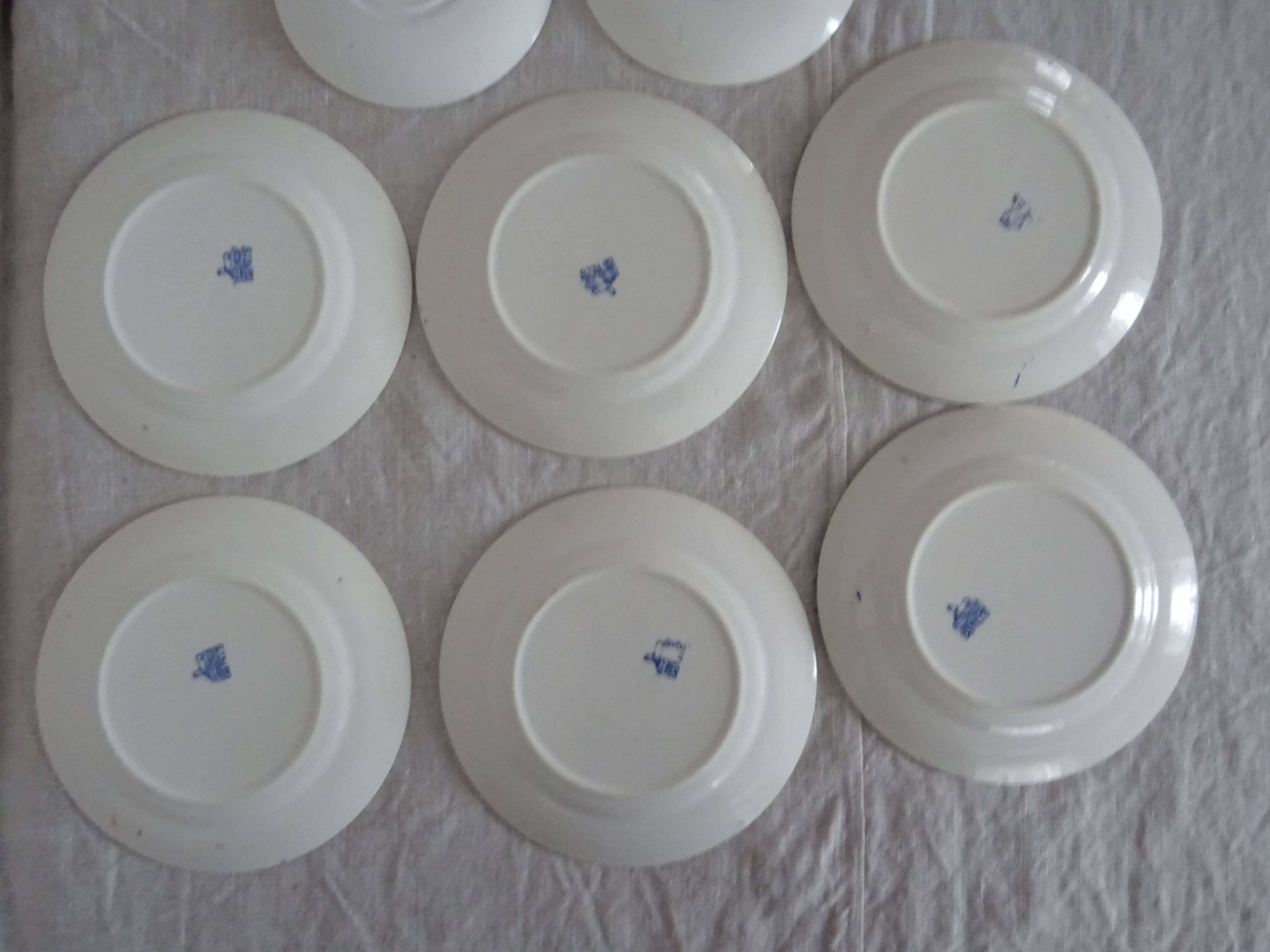6 dessert plates and 2 blue cups P.Regout Maastricht Holland