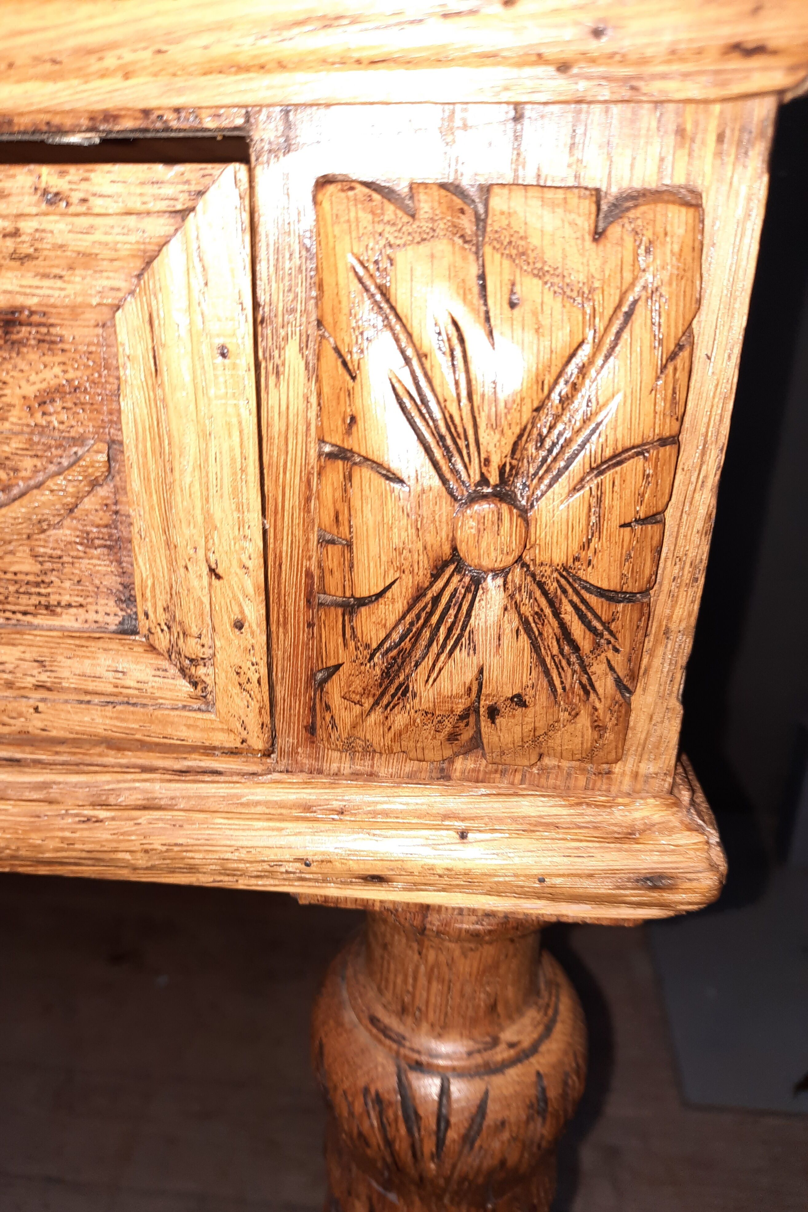 Table bureau 1900