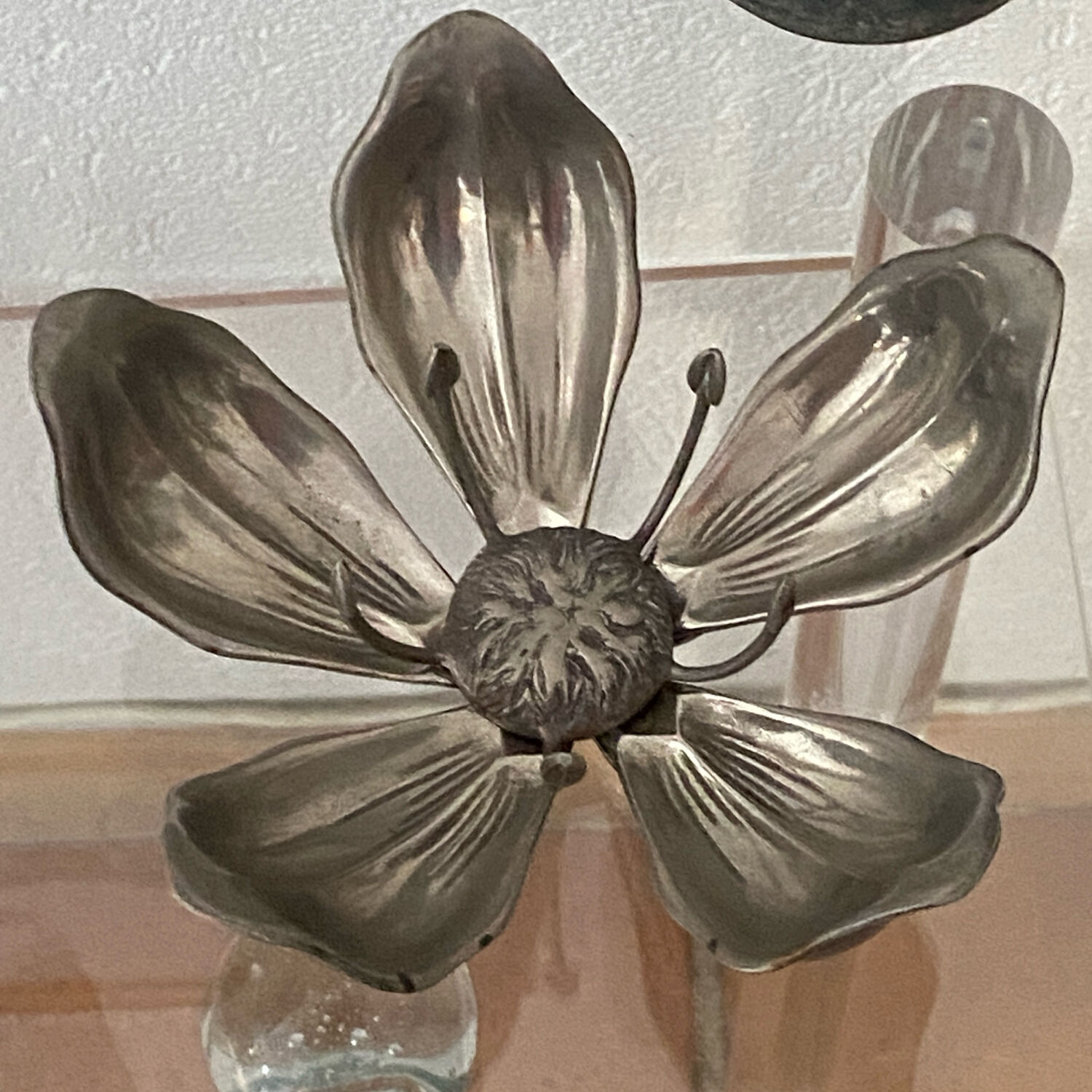 Ashtrays, lotus flower, removable petals, made of metal.
