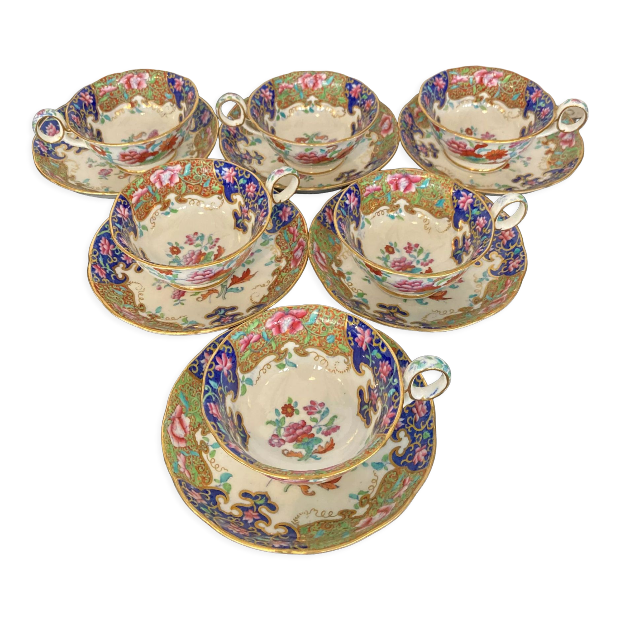 Ensemble 6 tasses et ss tasses porcelaine anglaise milieu XIXeme