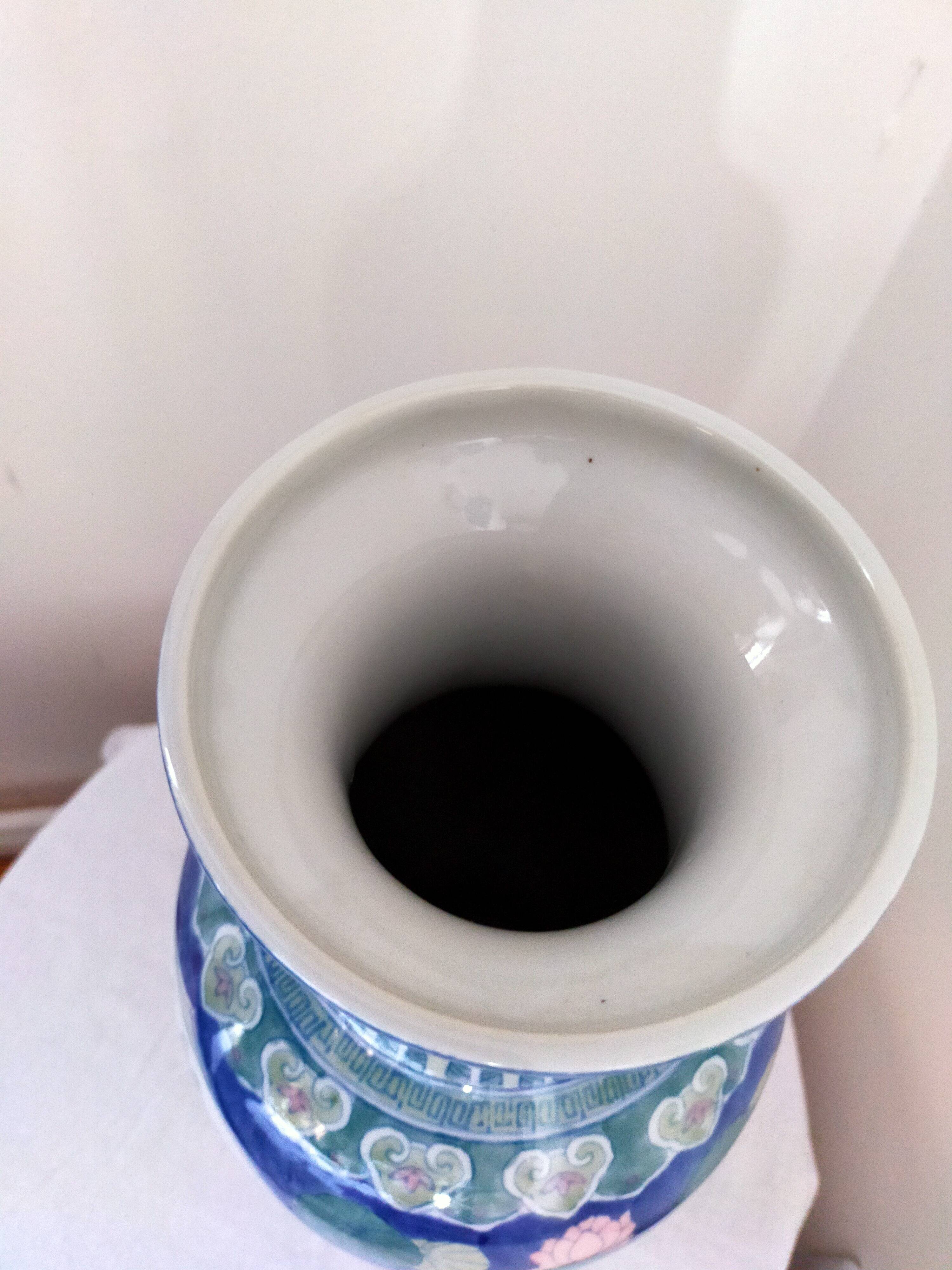 Hand-painted chinese vase