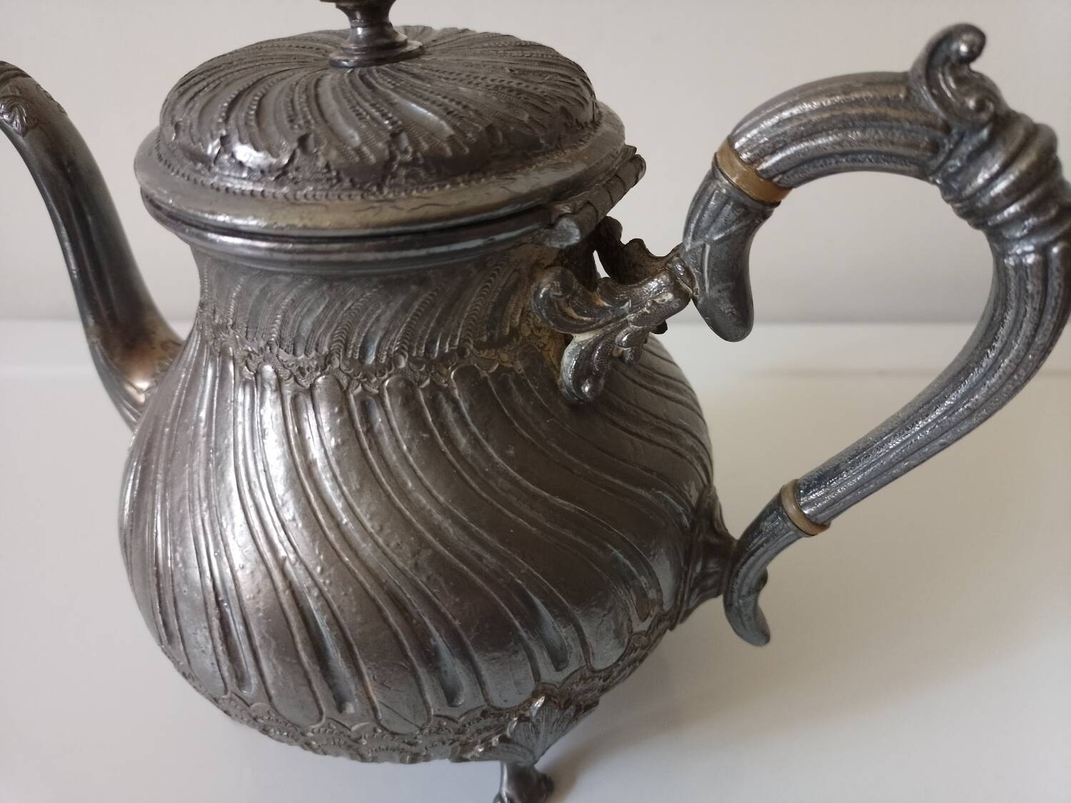 Sheffield teapot, silver, 19th century.