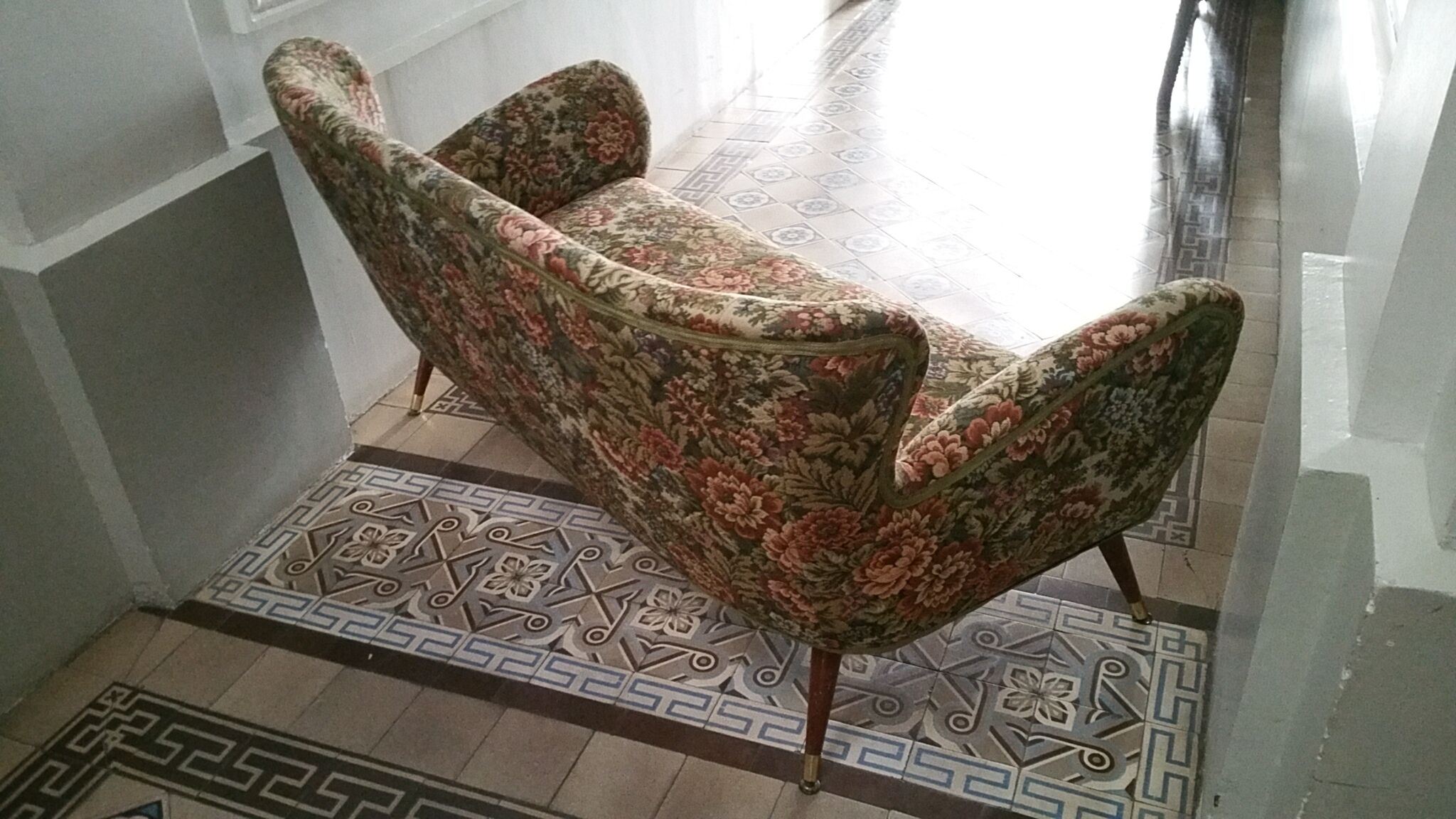 Organic couch 50s/60s design low Italian vintage