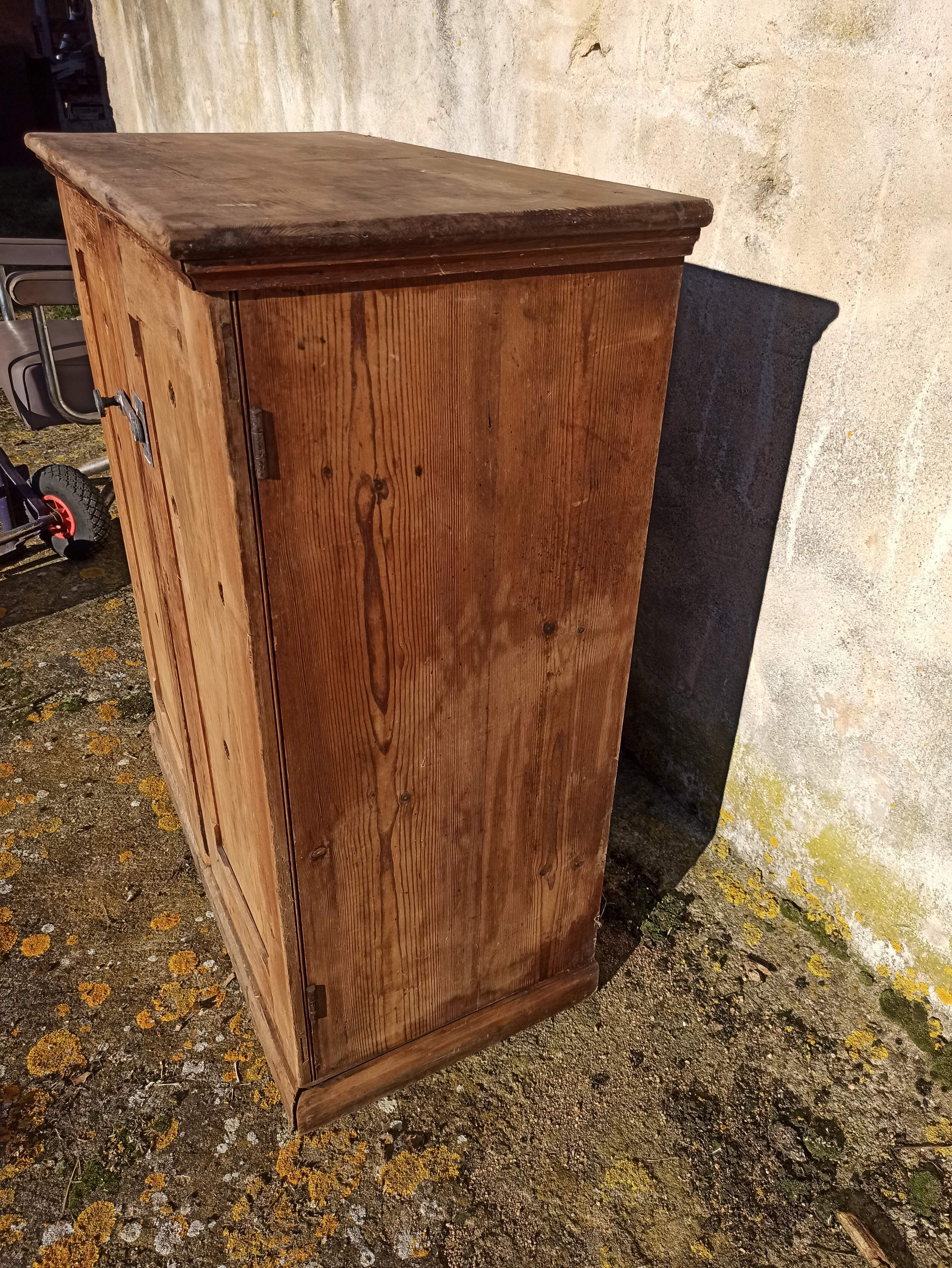 Low sideboard 2 doors