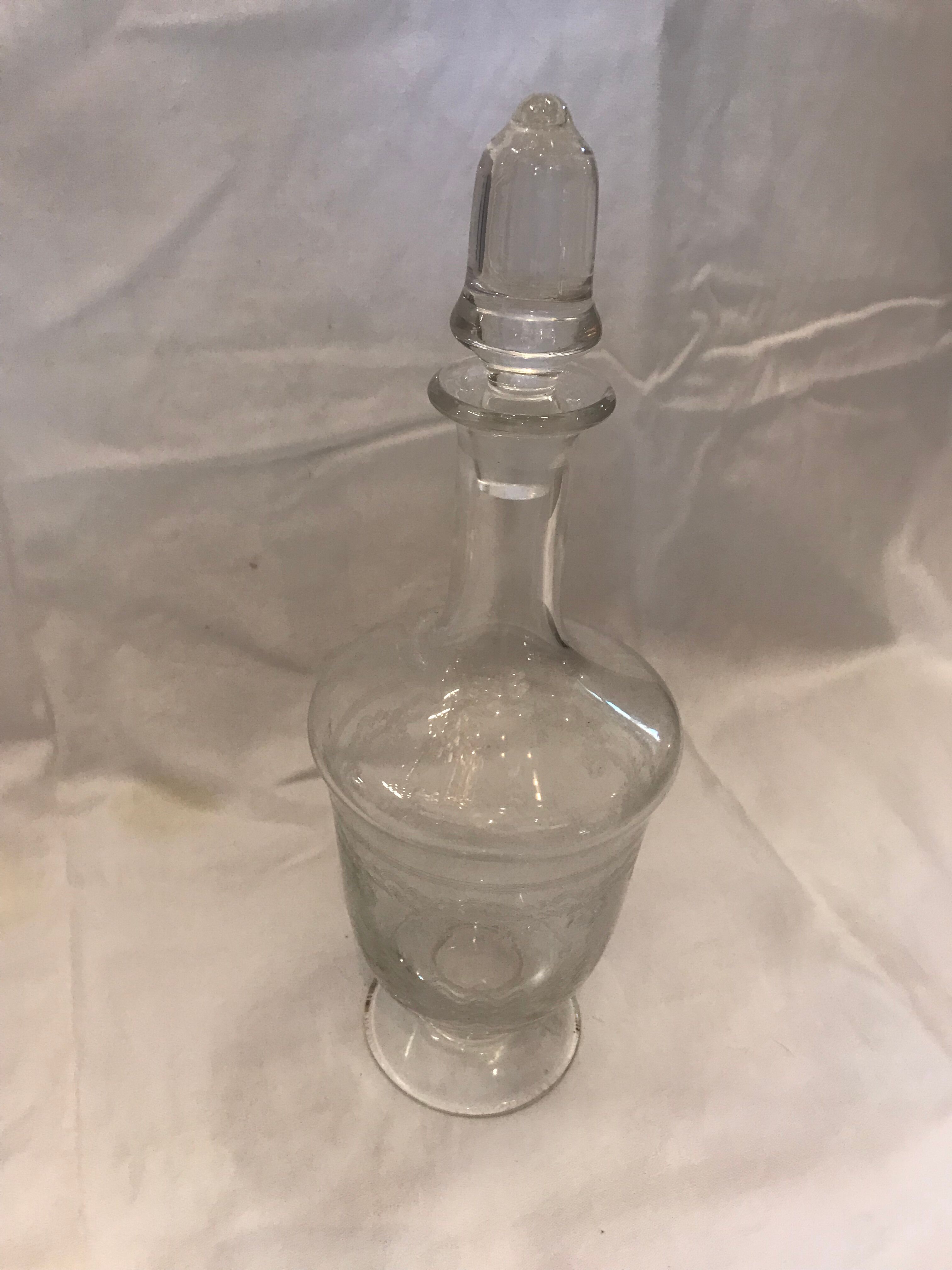 Carafe à vin en verre ciselé