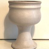 Footed pot