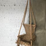 Chair to hang rope