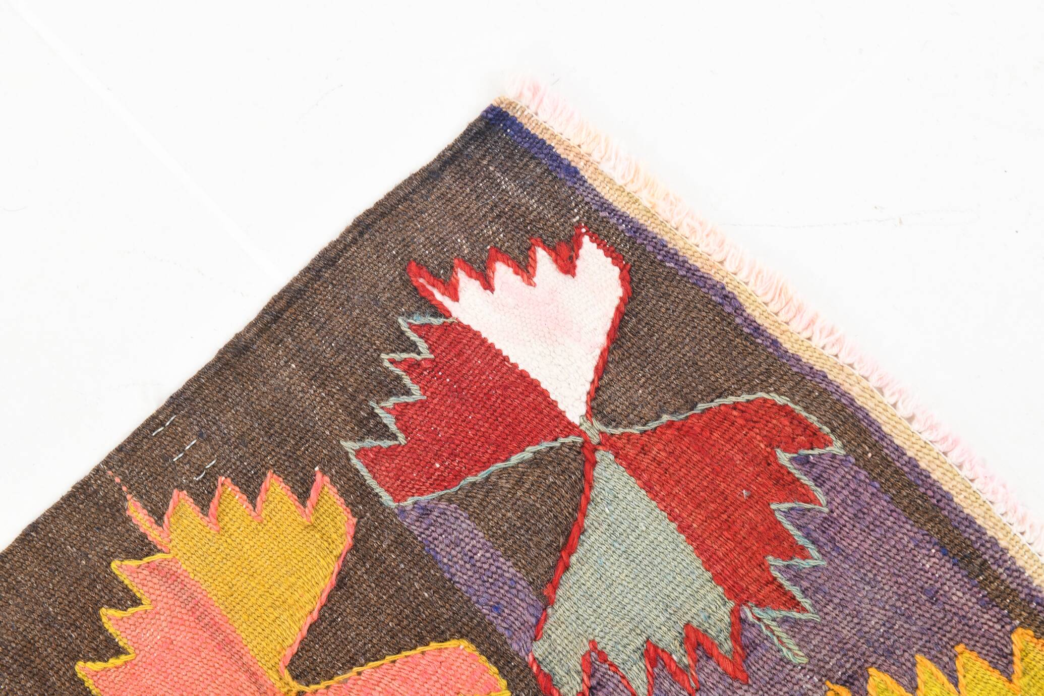 Tapis Kilim vintage en laine rouge clair et jaune 5x8, 155x245 cm
