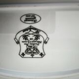 Oval porcelain plate with double gold line, hand-painted.