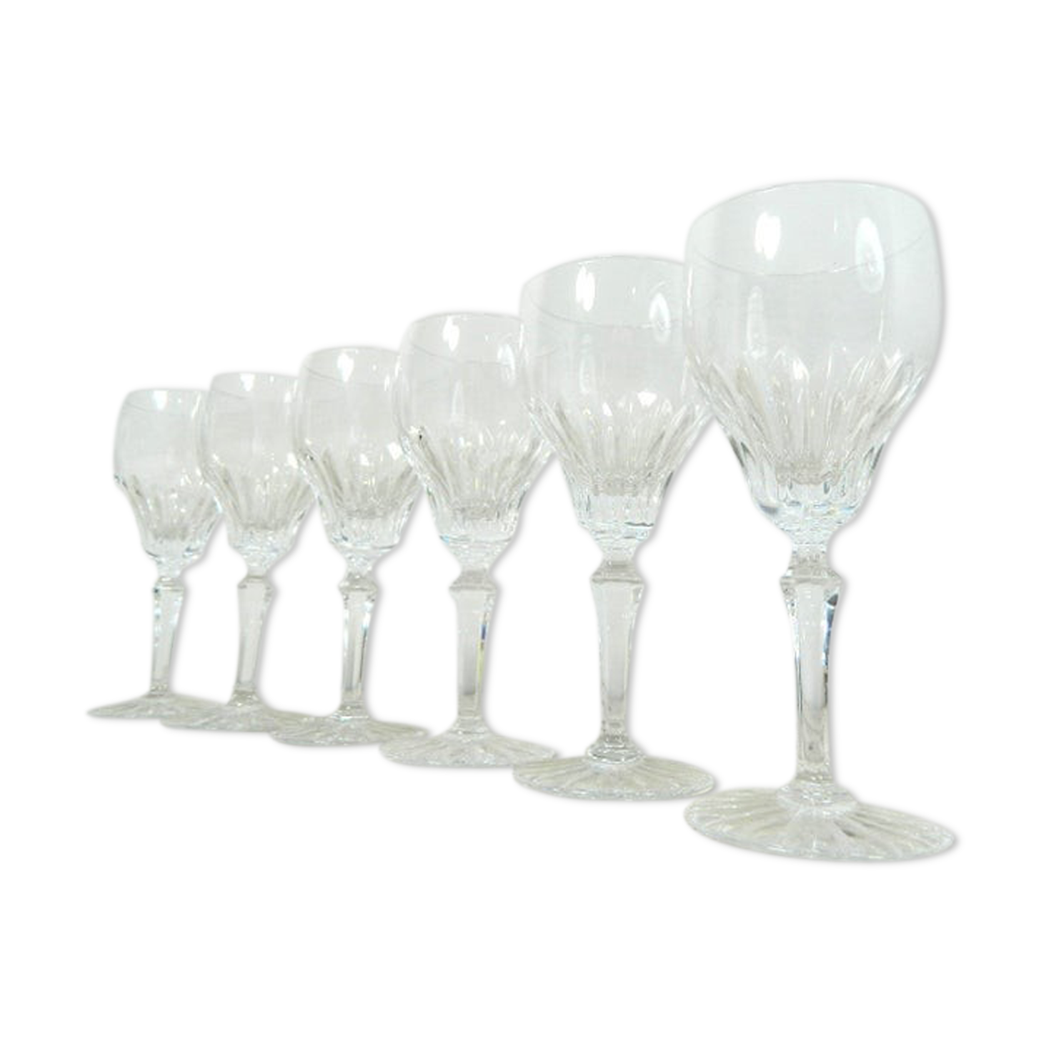 Ensemble de 6 verres à liqueur en cristal taillé