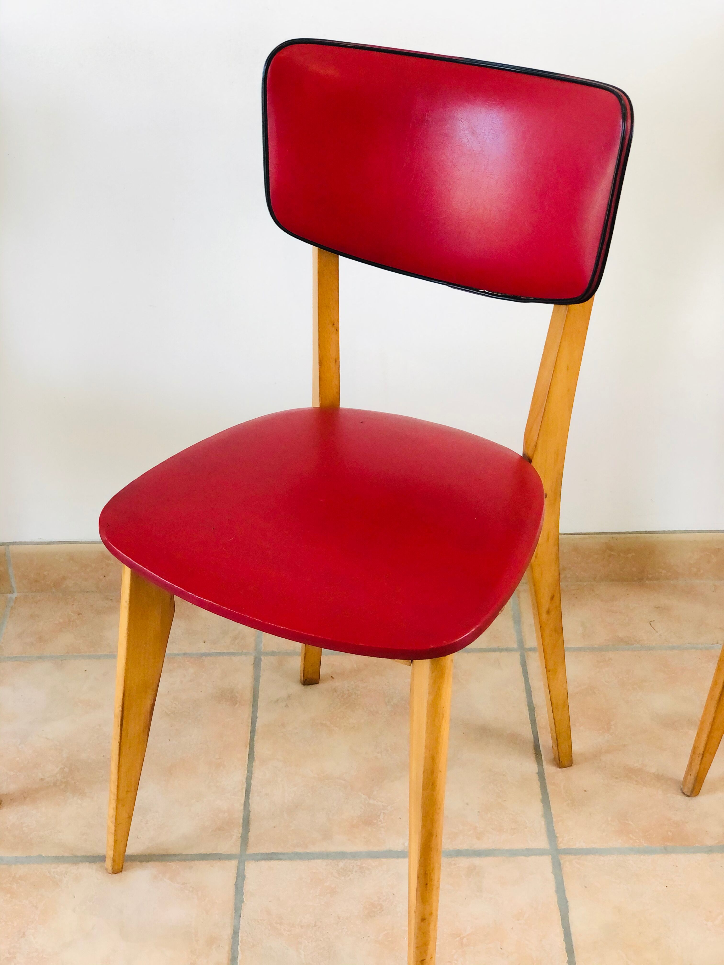 Set of 4 vintage chairs in oak and skai 1970