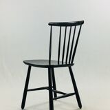 A set of 6 chairs