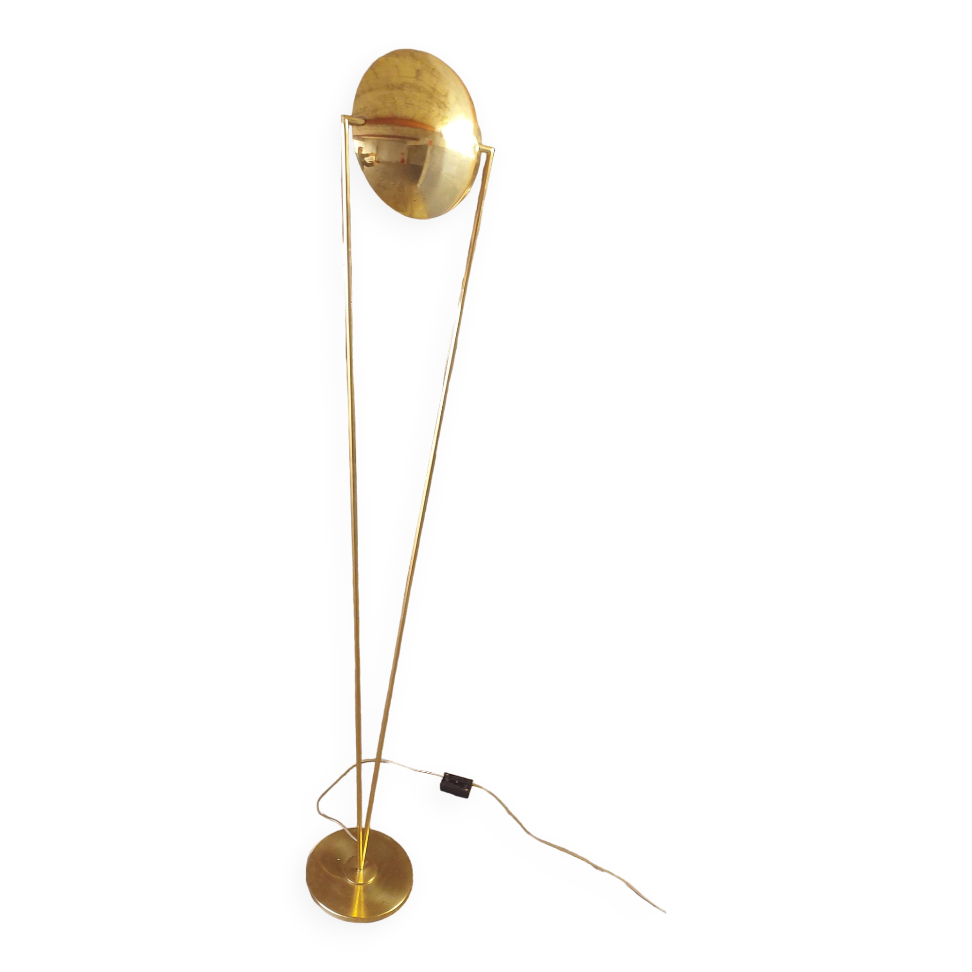 Victory brass floor lamp from the 80's, design studio Artof for Lumen