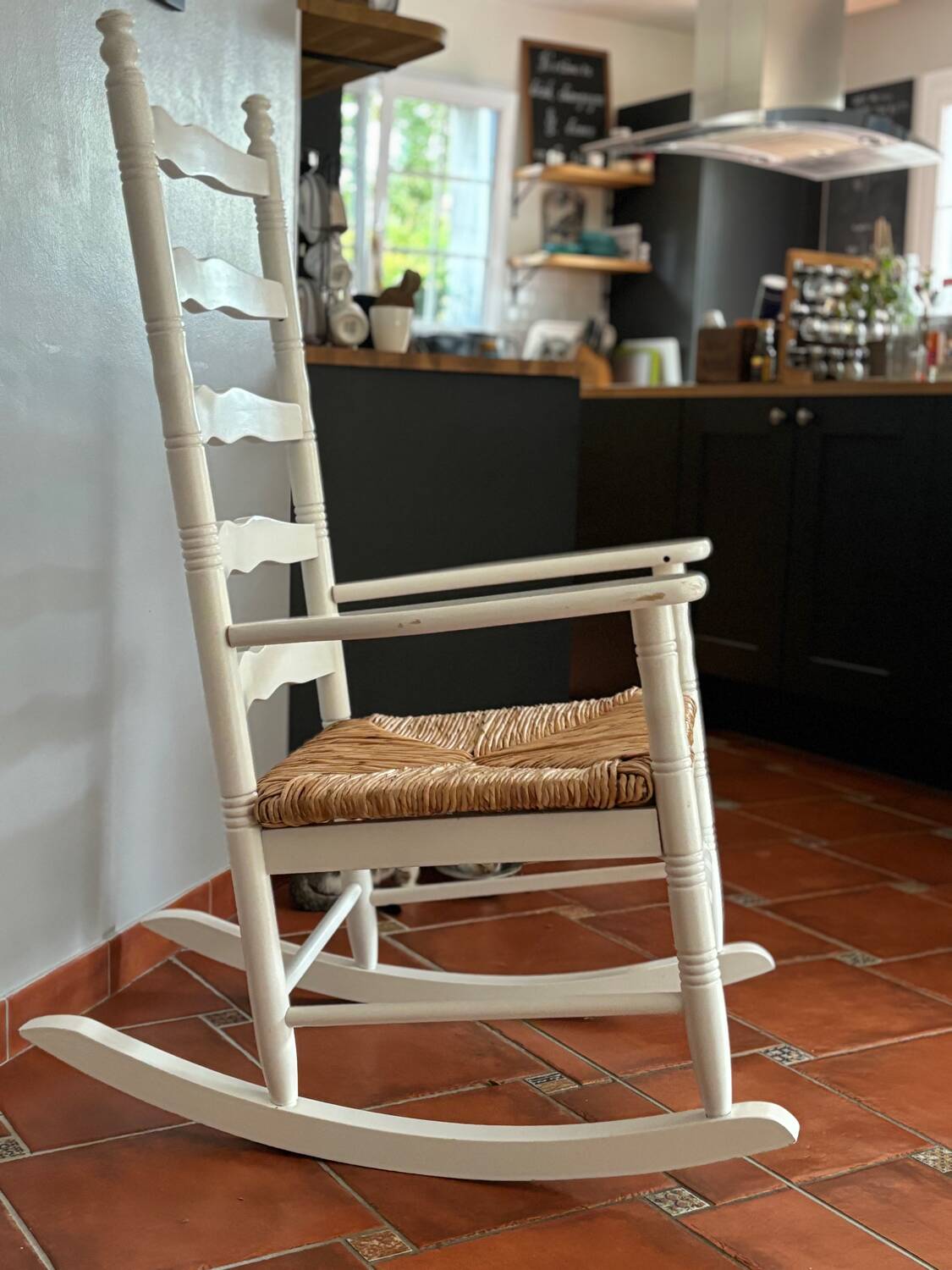 Chaise berçant rustique