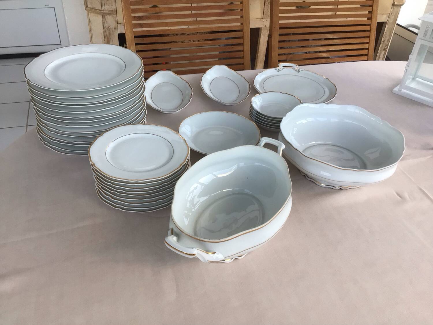 Porcelain dinner service