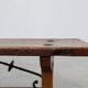 Table basse brutaliste espagnole du XVIIe siècle en bois et fer forgé