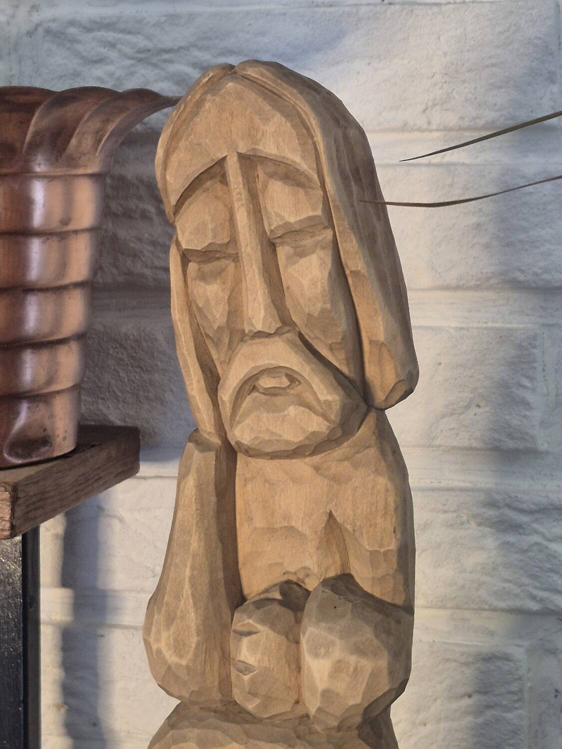 Wooden sculpture statuette