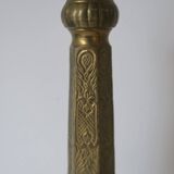 Paire d'anciens bougeoirs en laiton