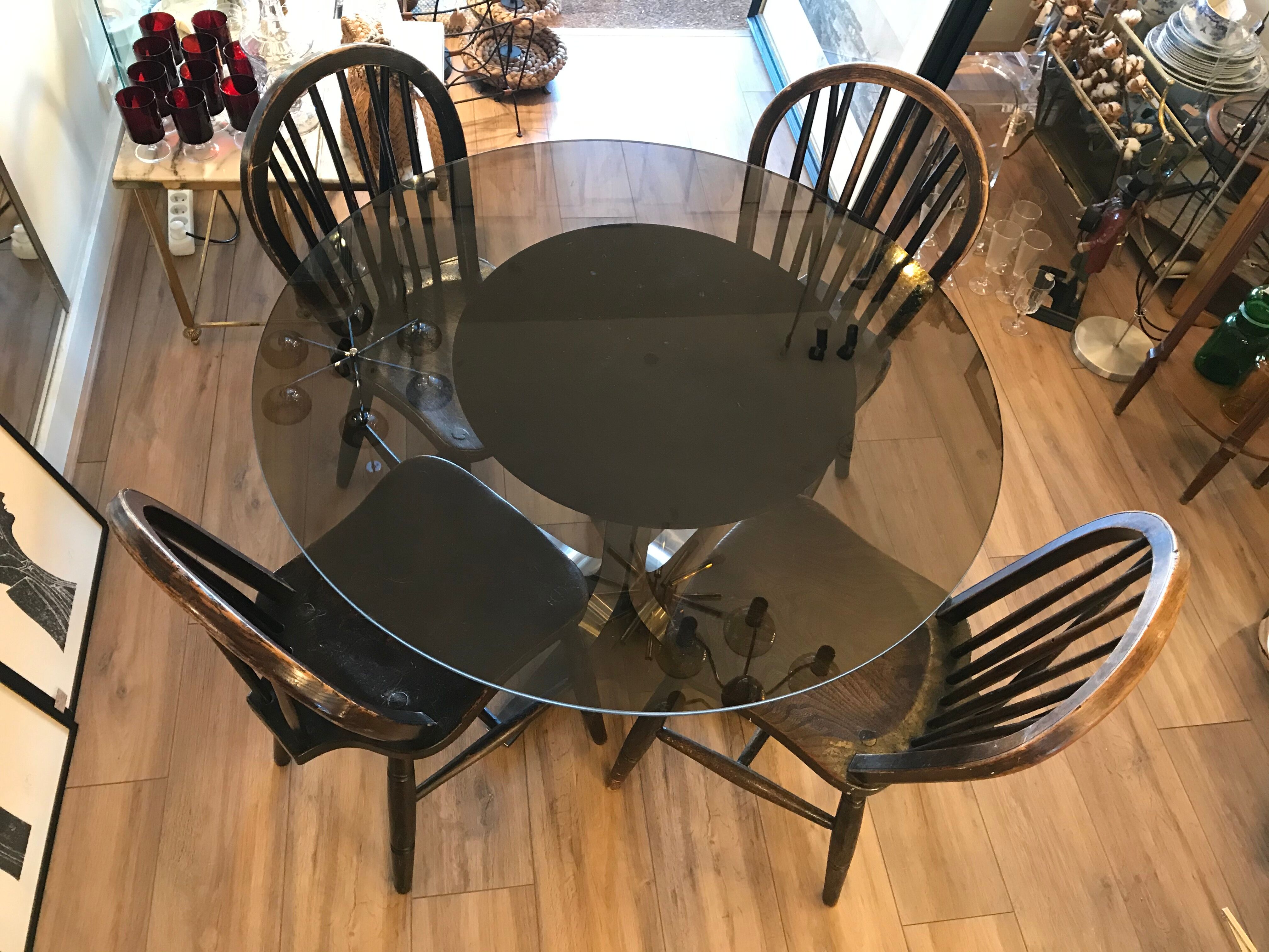 Smoky glass liftable round table