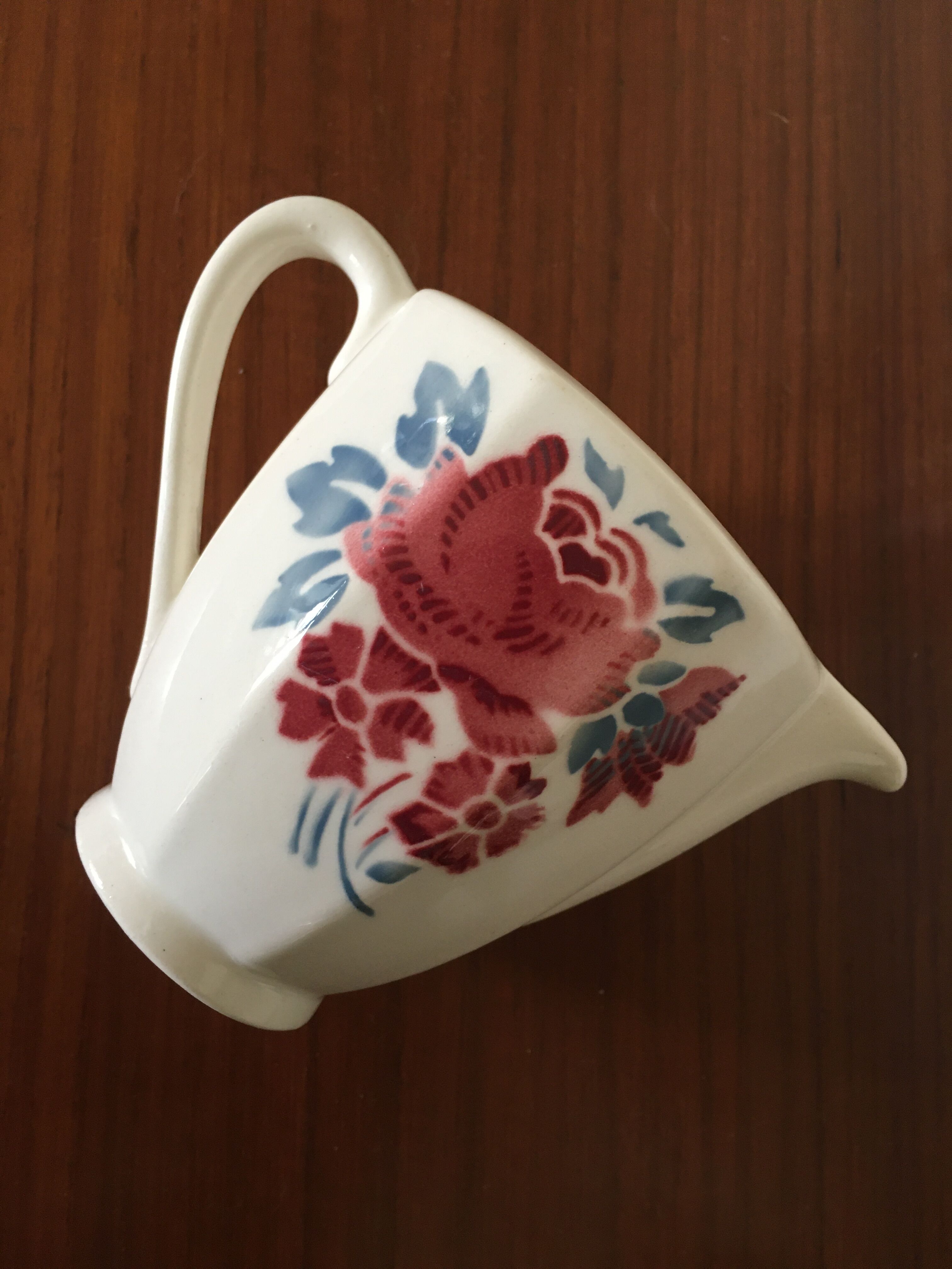 Badonviller milk pot or creamer, rose decoration
