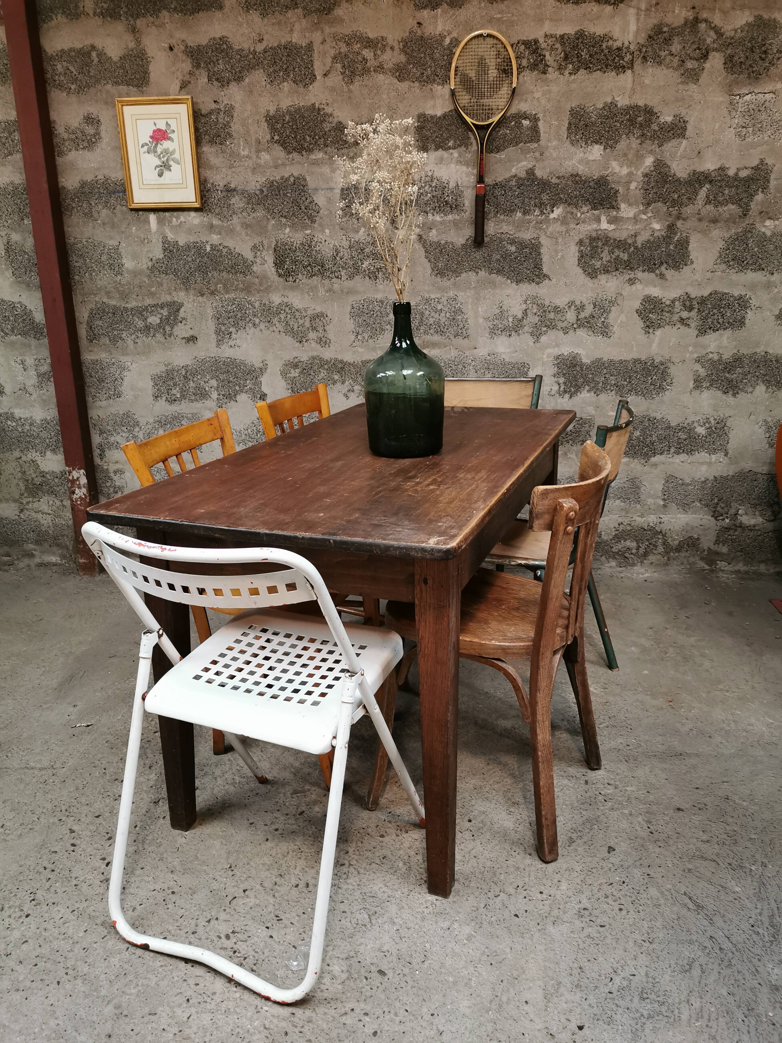 4 Metal folding chairs