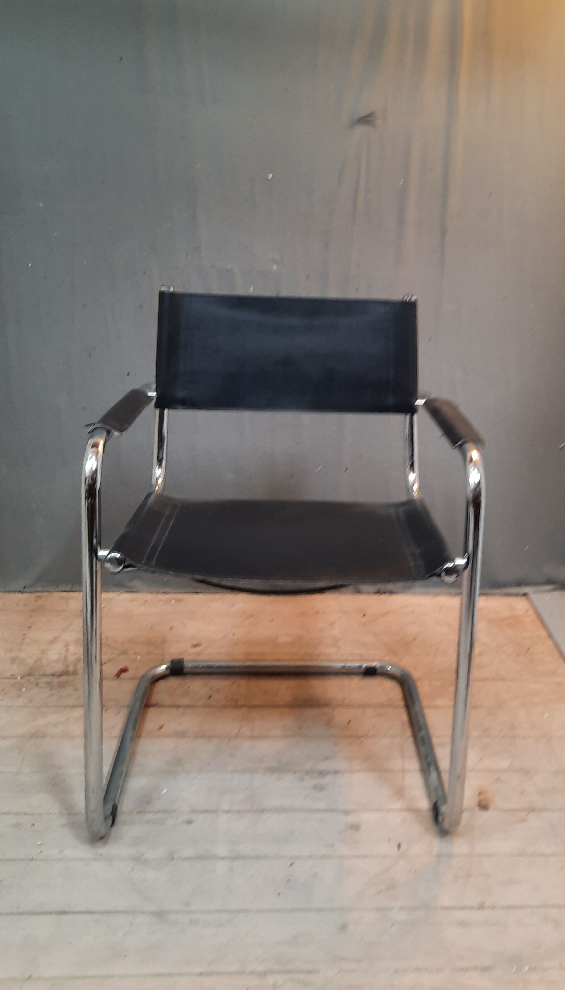 Series of 6 chairs