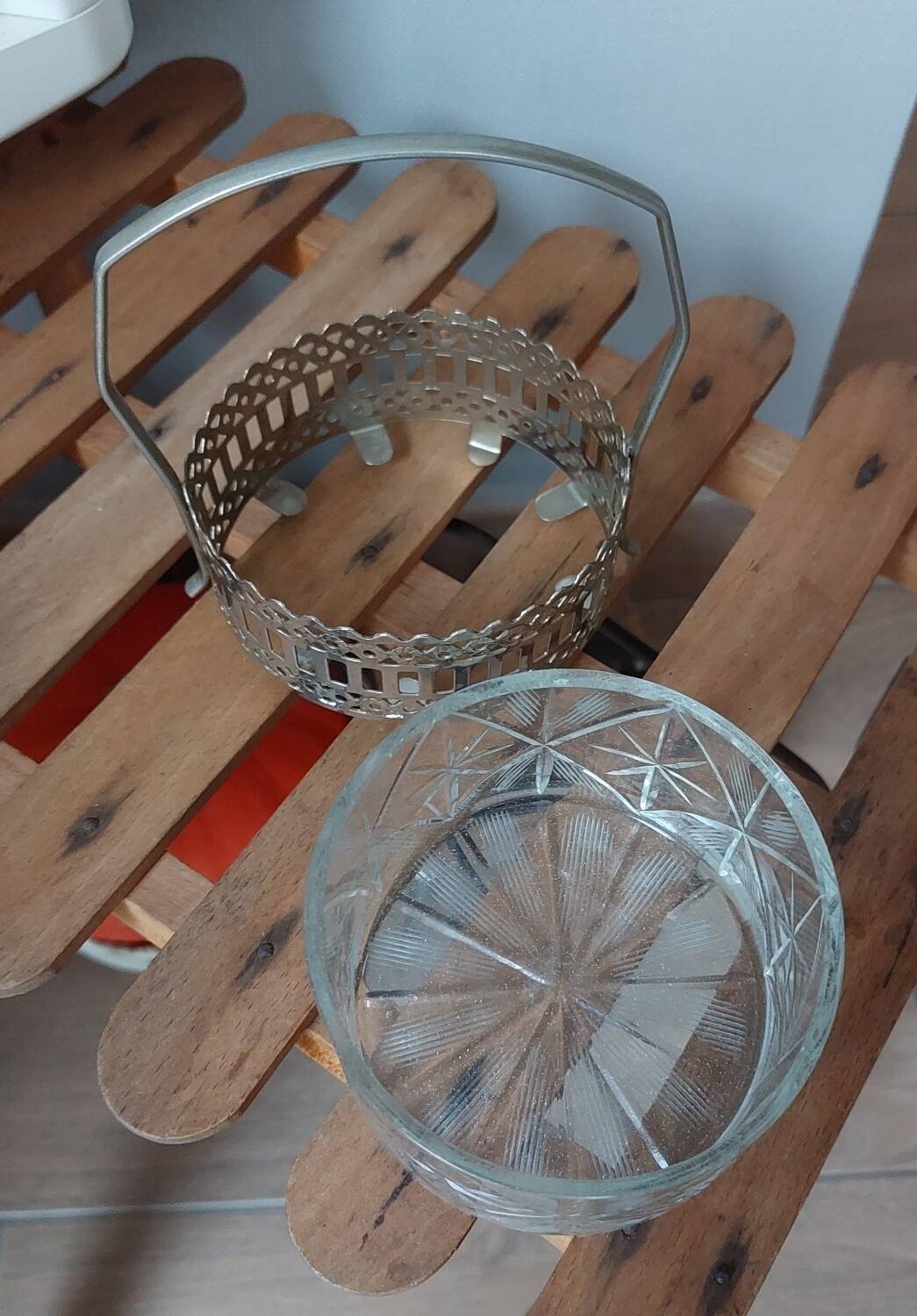 Former servant or sugar bowl, glass and silver