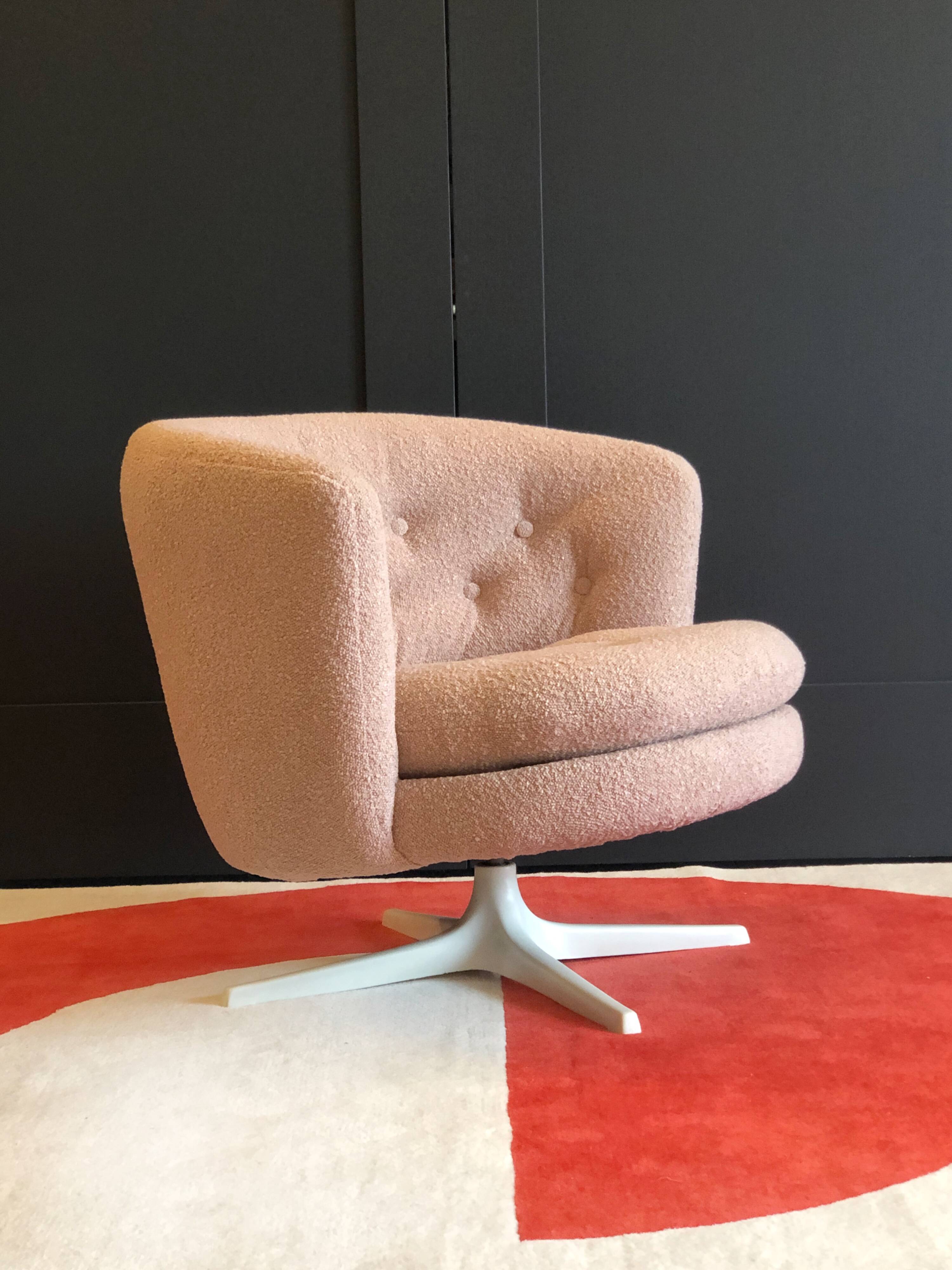 Vintage Scandinavian swivel armchair from the 70s