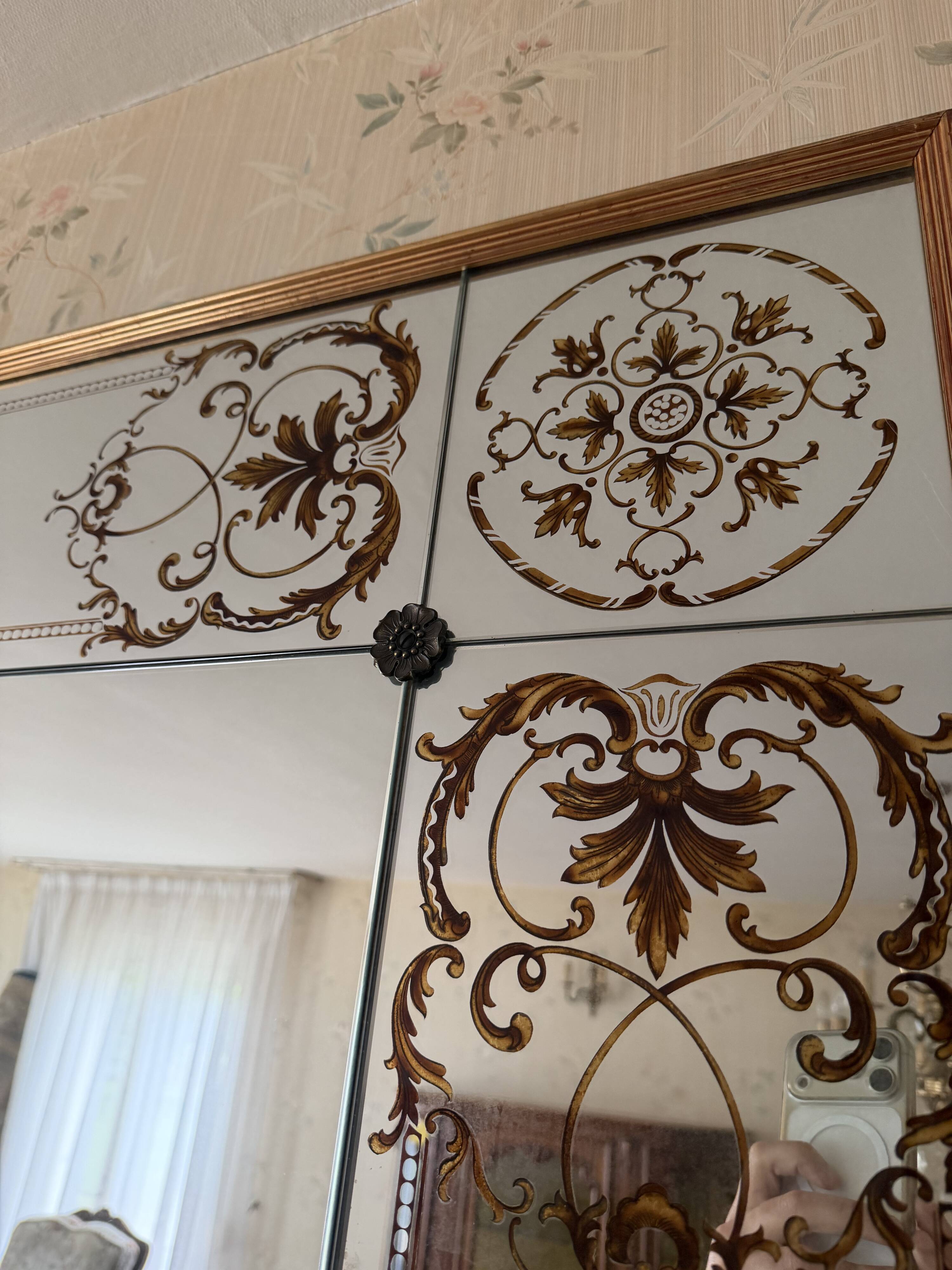 Brasserie Mirror
