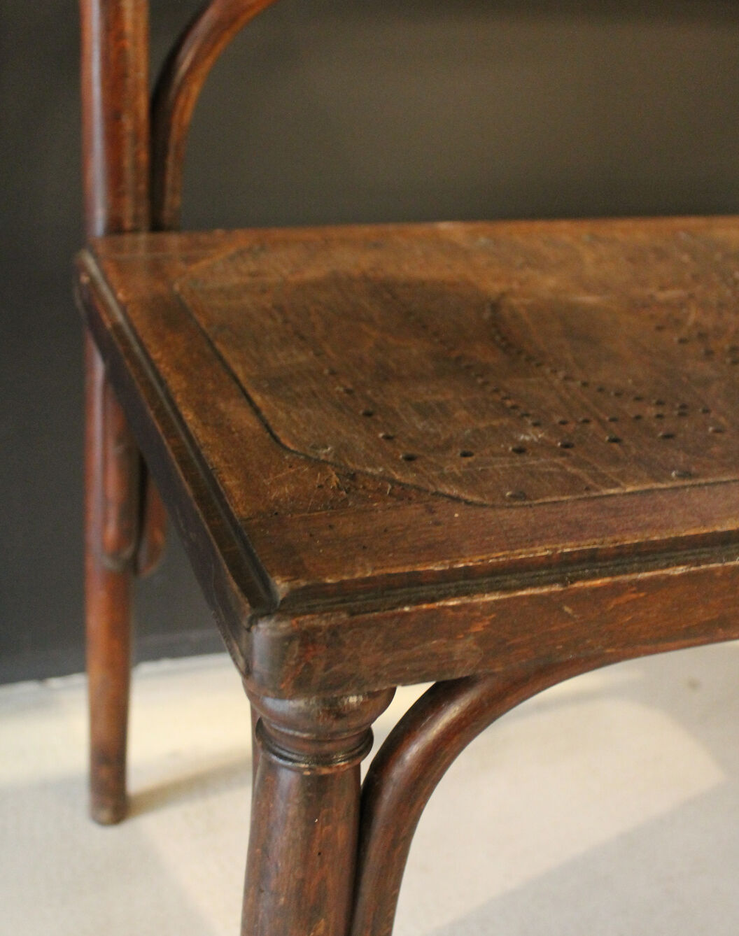 The 1950s wooden bench