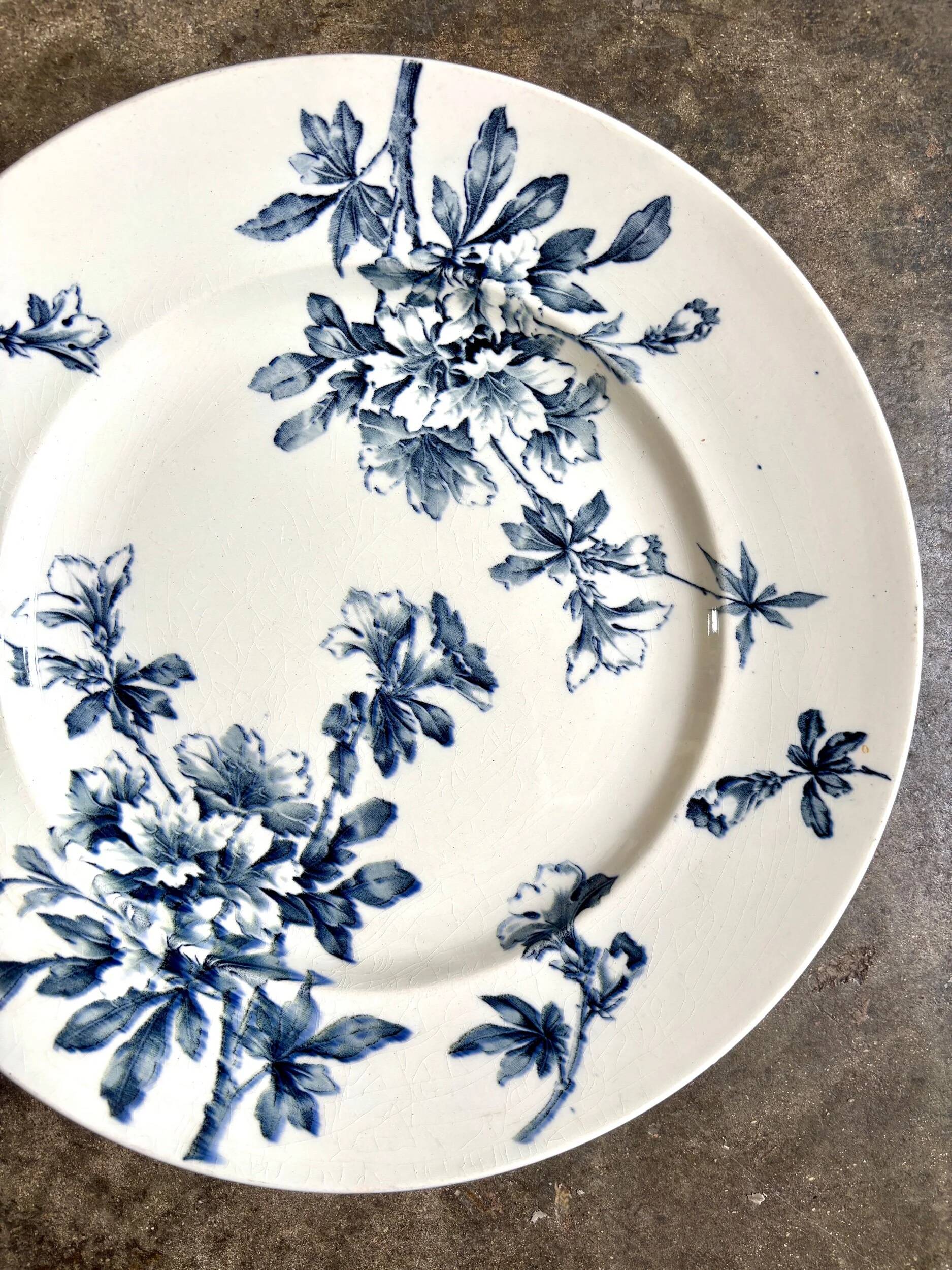 Large round Lunéville dish in blue ironstone, "Azaléa" service