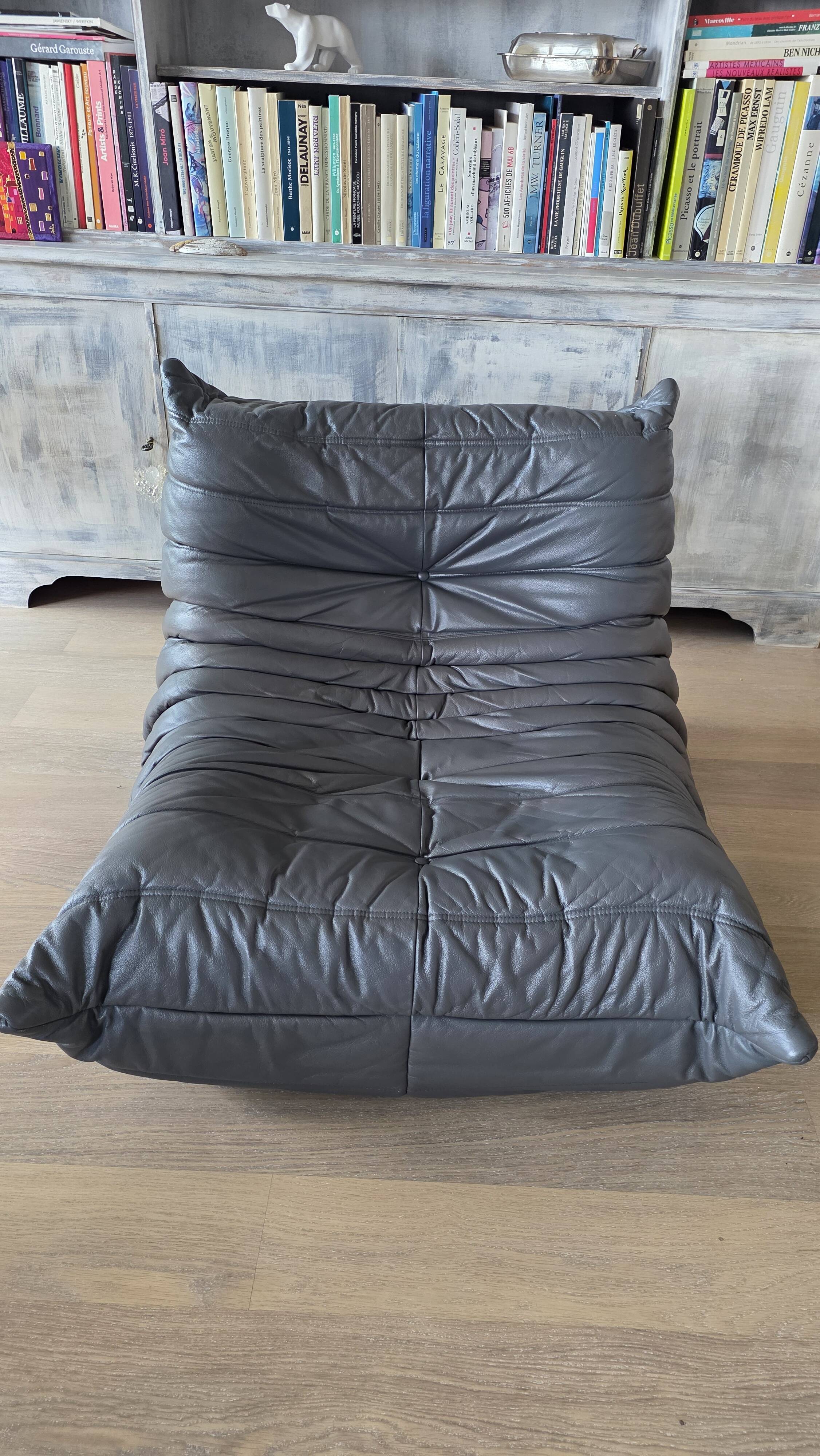 Vintage original Togo leather set – Ligne Roset with tags