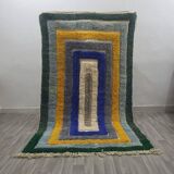 Off-white Moroccan rug with geometric patterns, 250cm x 150cm