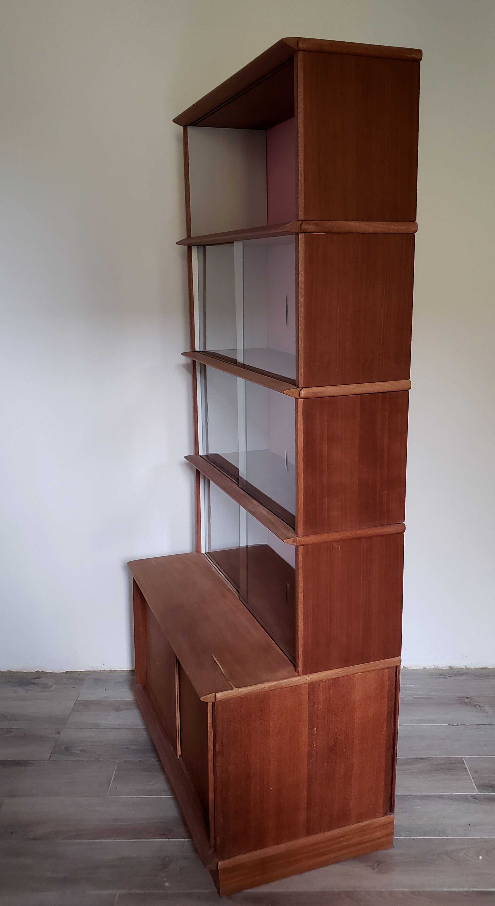 Oscar bookcase
