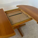 Vintage 70s Scandinavian design oak extendable table