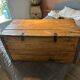 Old trunk / chest in solid wood – 100 cm – rustic / antique style