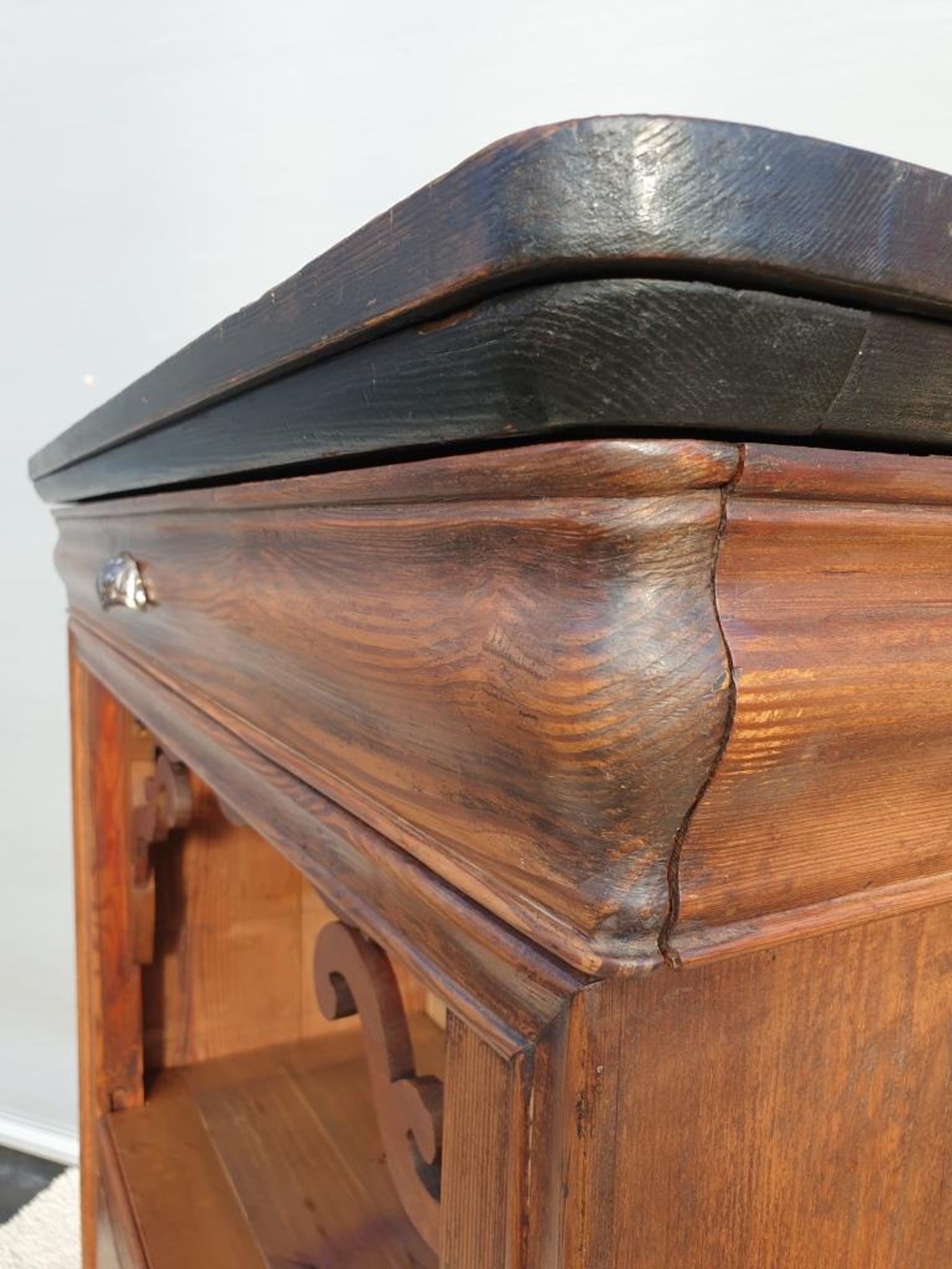 Meuble commode haute XIXème avec niche