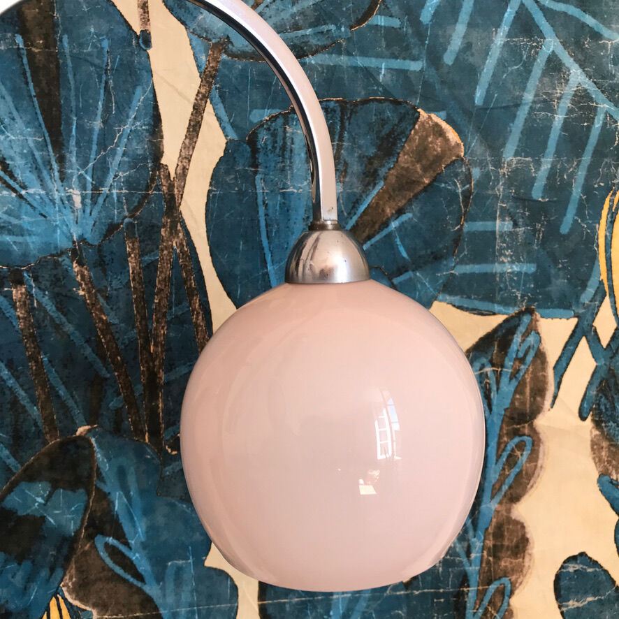 Suspension art deco en opaline rose