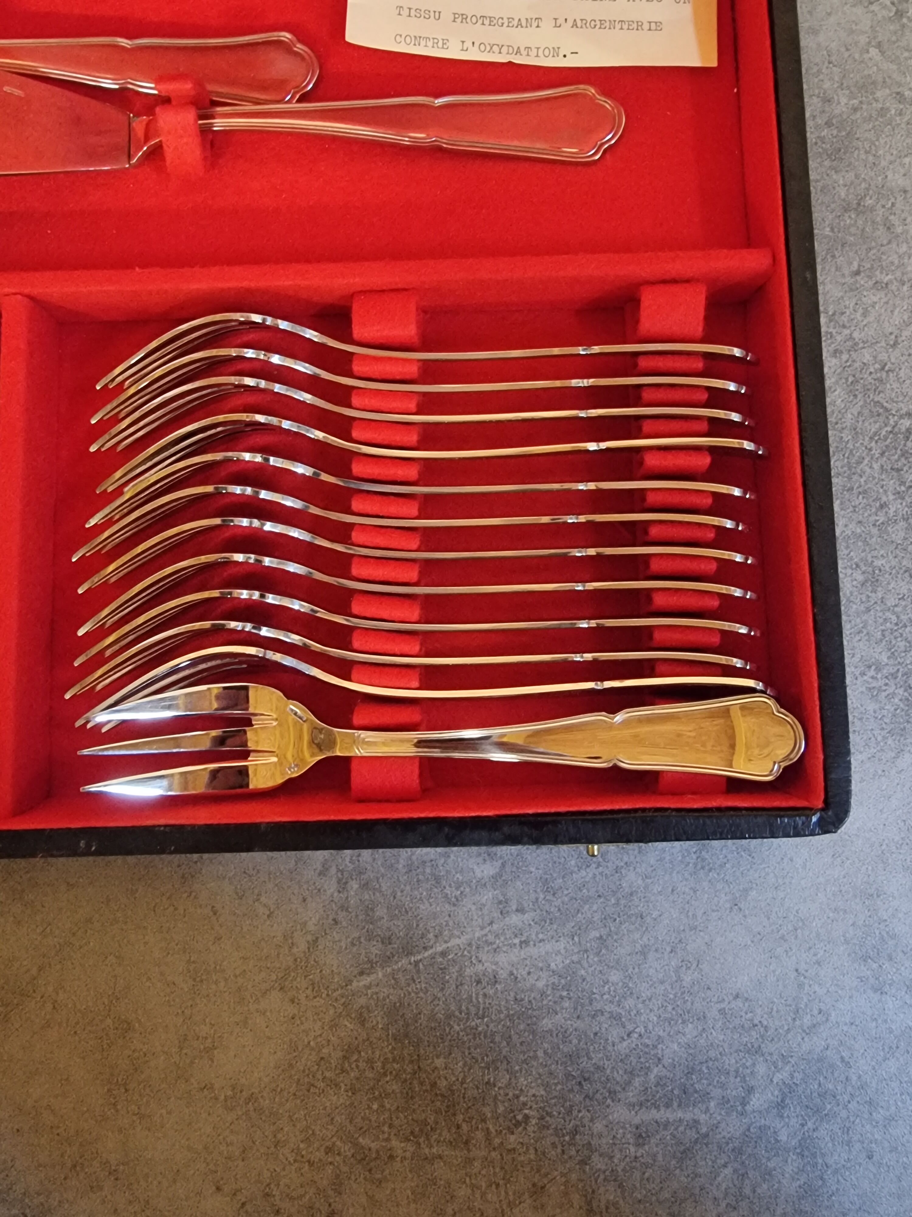 Fish cutlery service