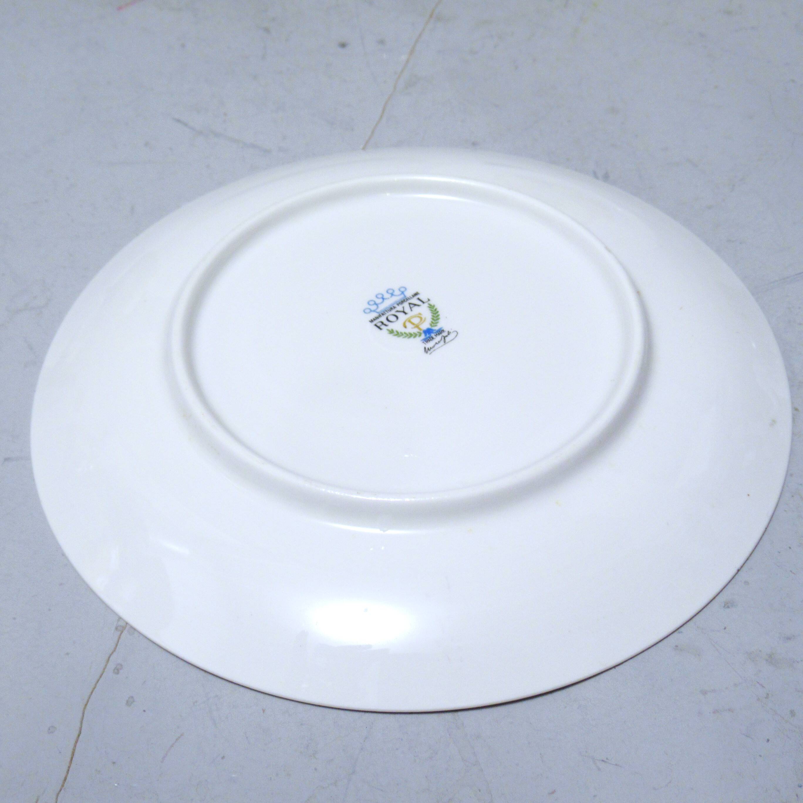 Six 70s Flower Dessert Plates