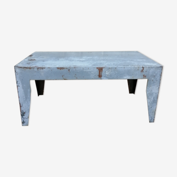 Industrial coffee table in blue/grey metal