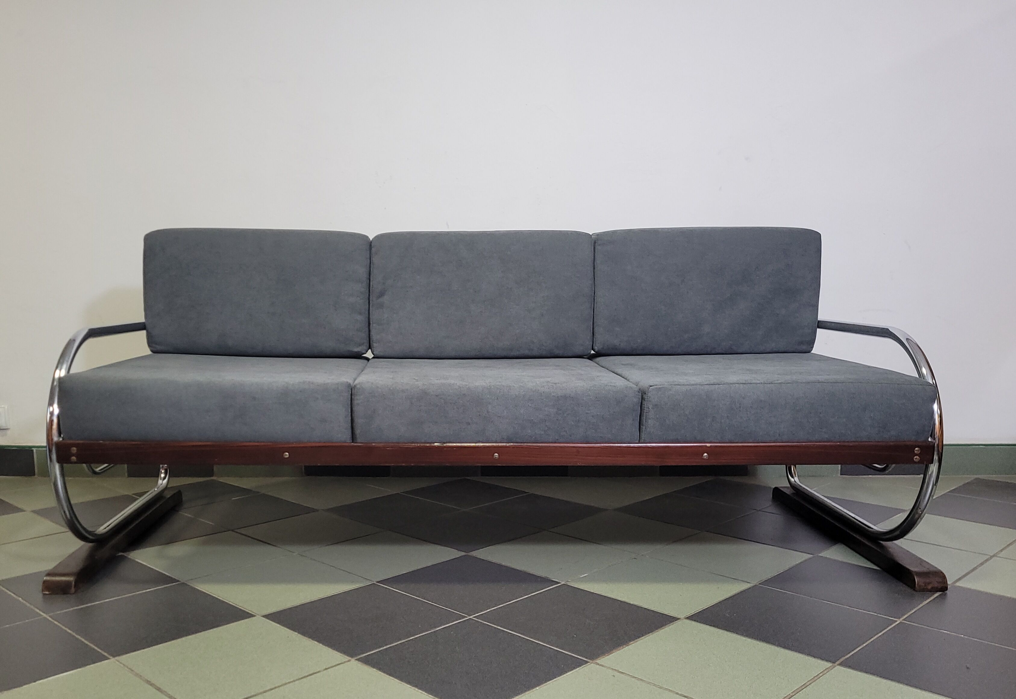 Bauhaus Chrome Sofa by Robert Slezak 1930'