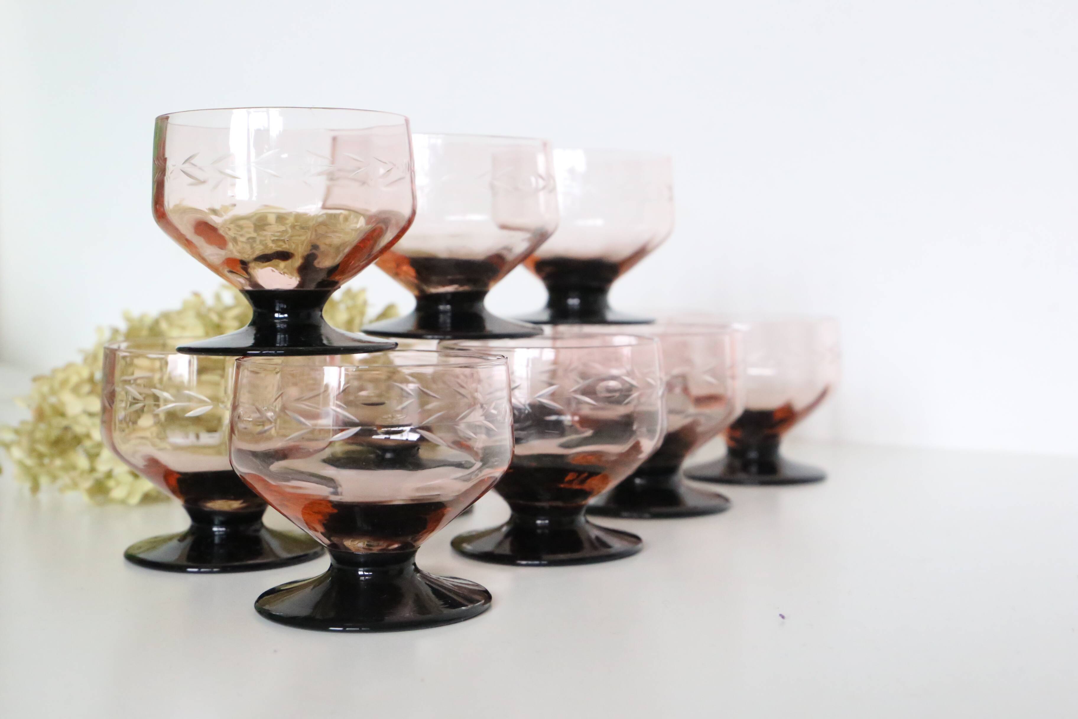 Set de 11 coupes à pied rose, vintage, 1950, mid century