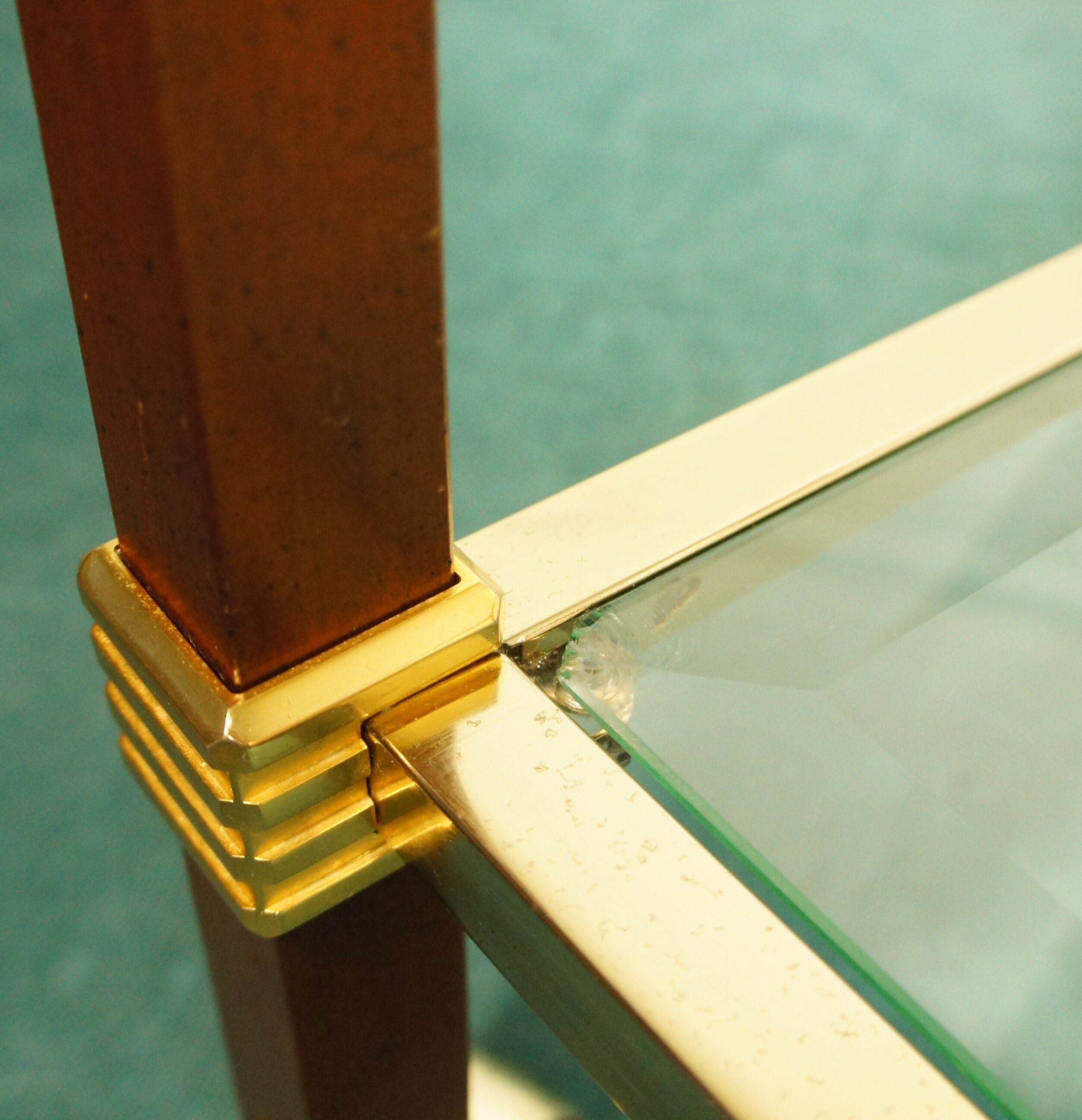 Dessert bar "Hollywood Regency" in gold metal, bevelled glass and mahogany